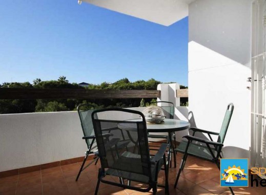 Apartamento - Reventa -
             - 649