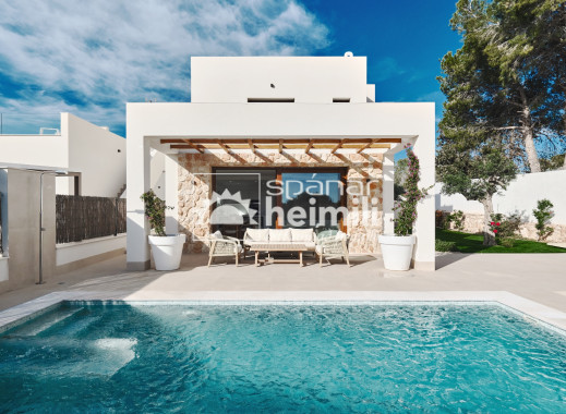 Casa semi-adosada - Obra nueva -
            Cabo Roig - 1243