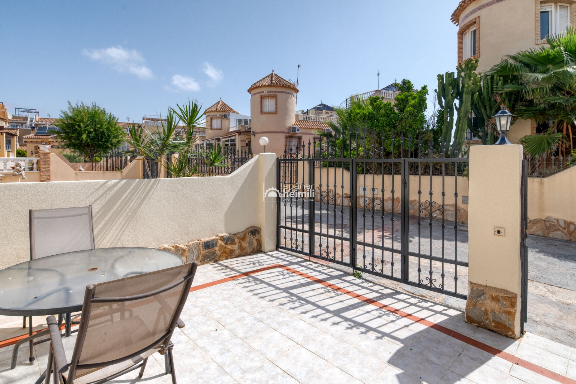 Endursala - Bungalow -
Los Altos/Los Balcones