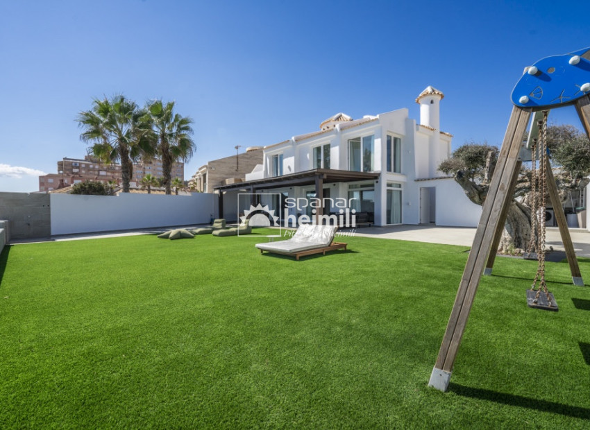 Endursala - Einbýli -
La Manga del Mar Menor - Playa del Galán