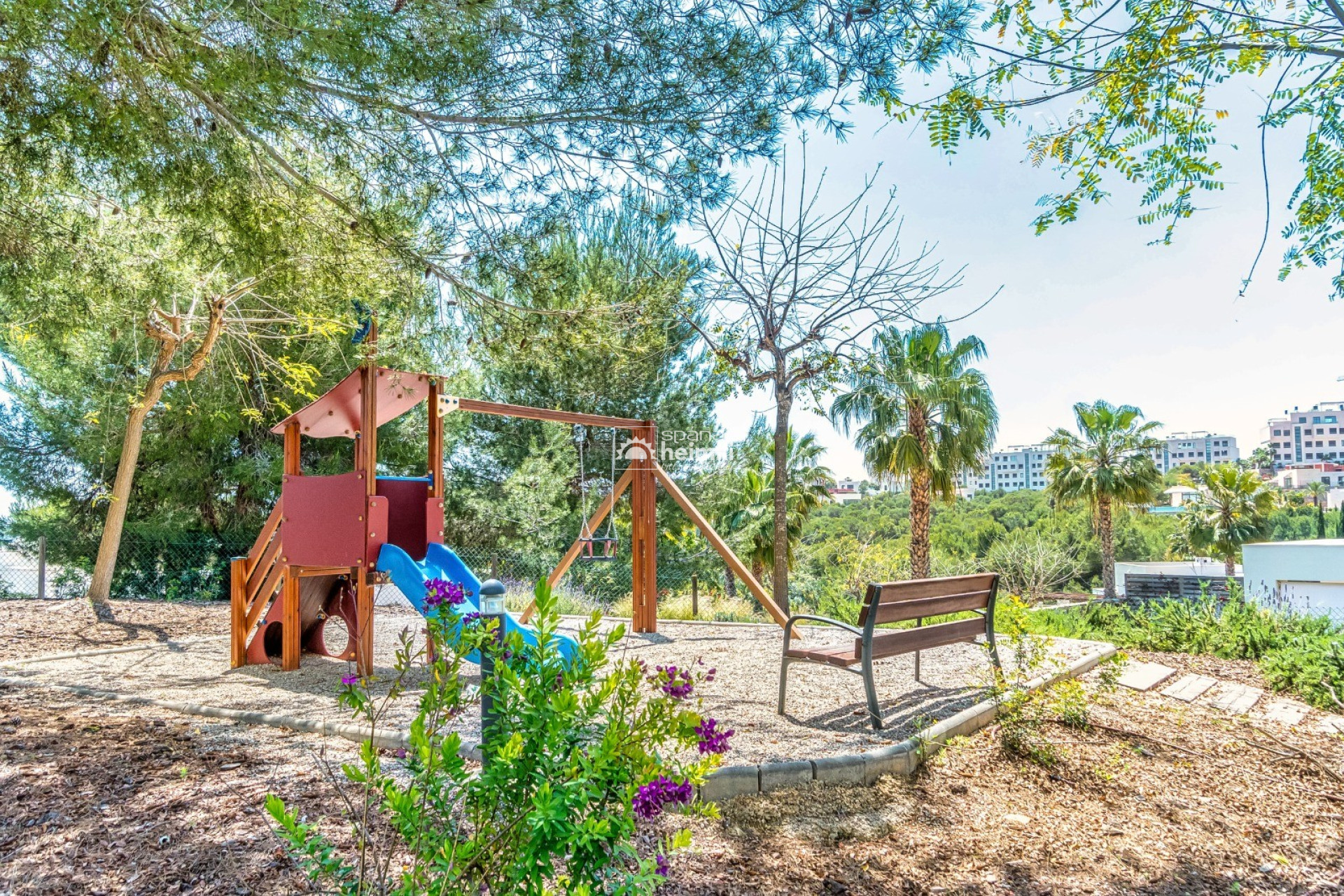 Endursala - Íbúð í fjölbýli -
Las Colinas