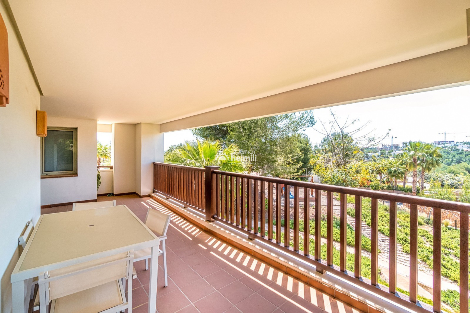 Endursala - Íbúð í fjölbýli -
Las Colinas