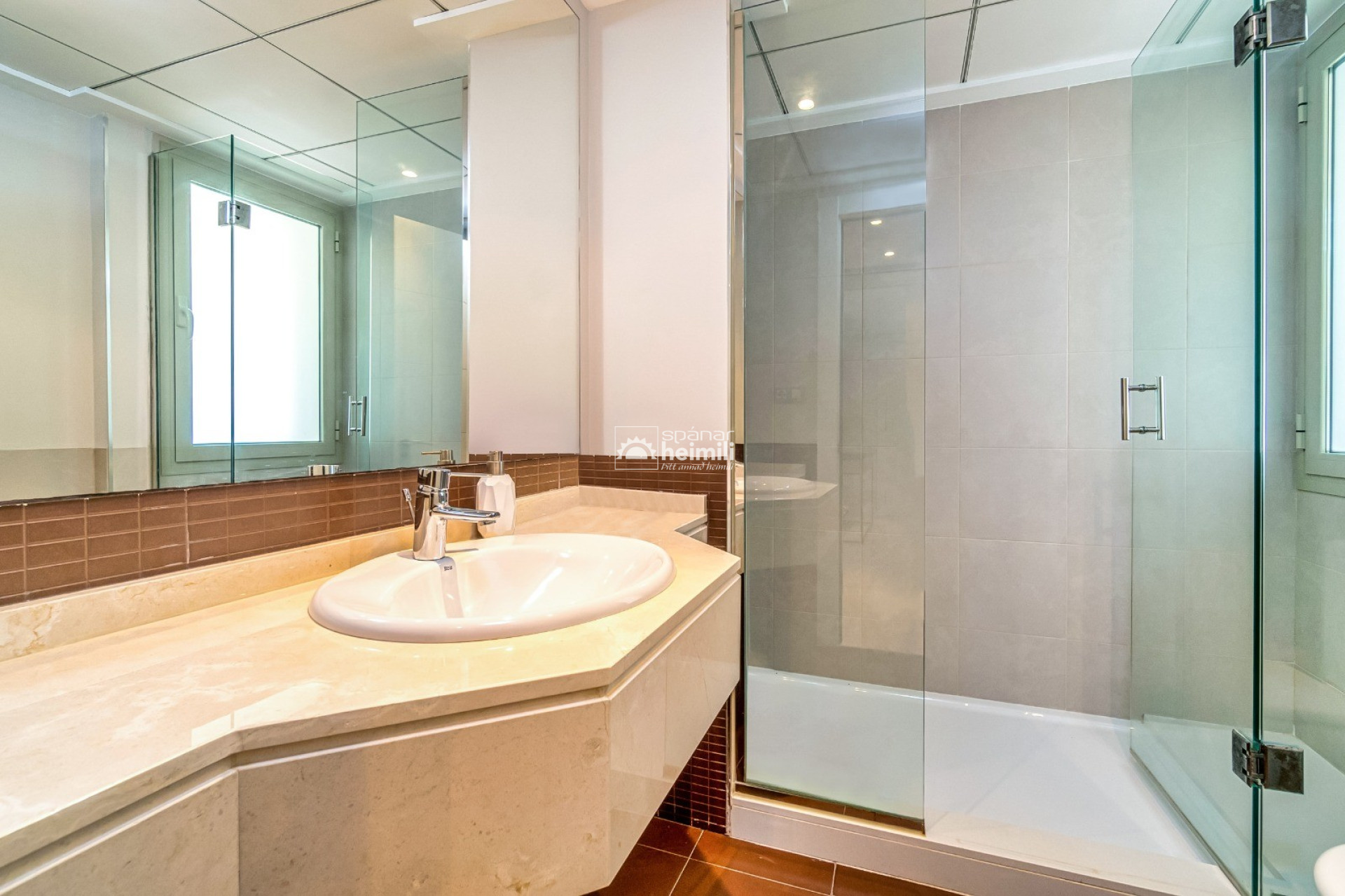 Endursala - Íbúð í fjölbýli -
Las Colinas