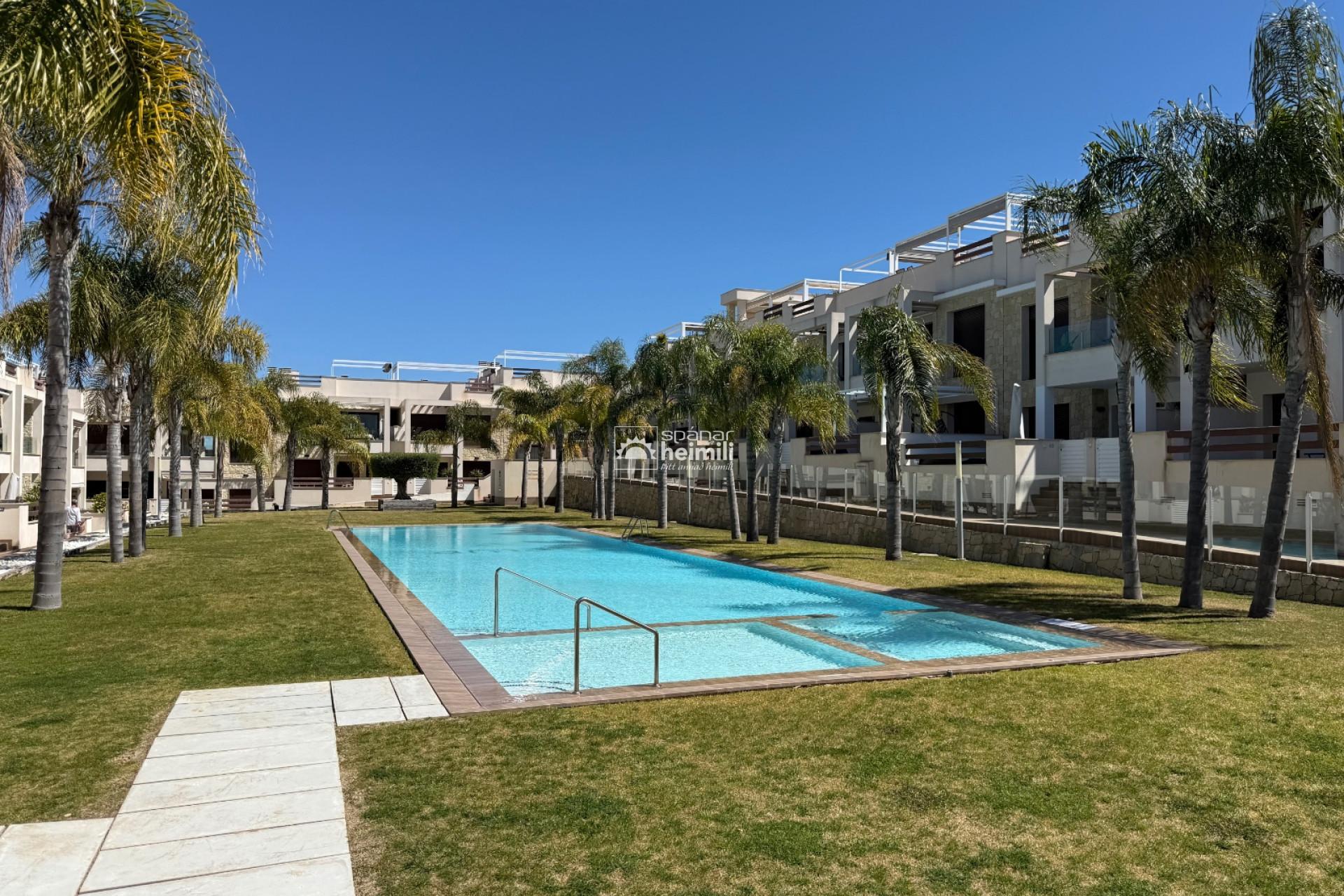 Endursala - Íbúð í fjölbýli -
Los Altos/Los Balcones