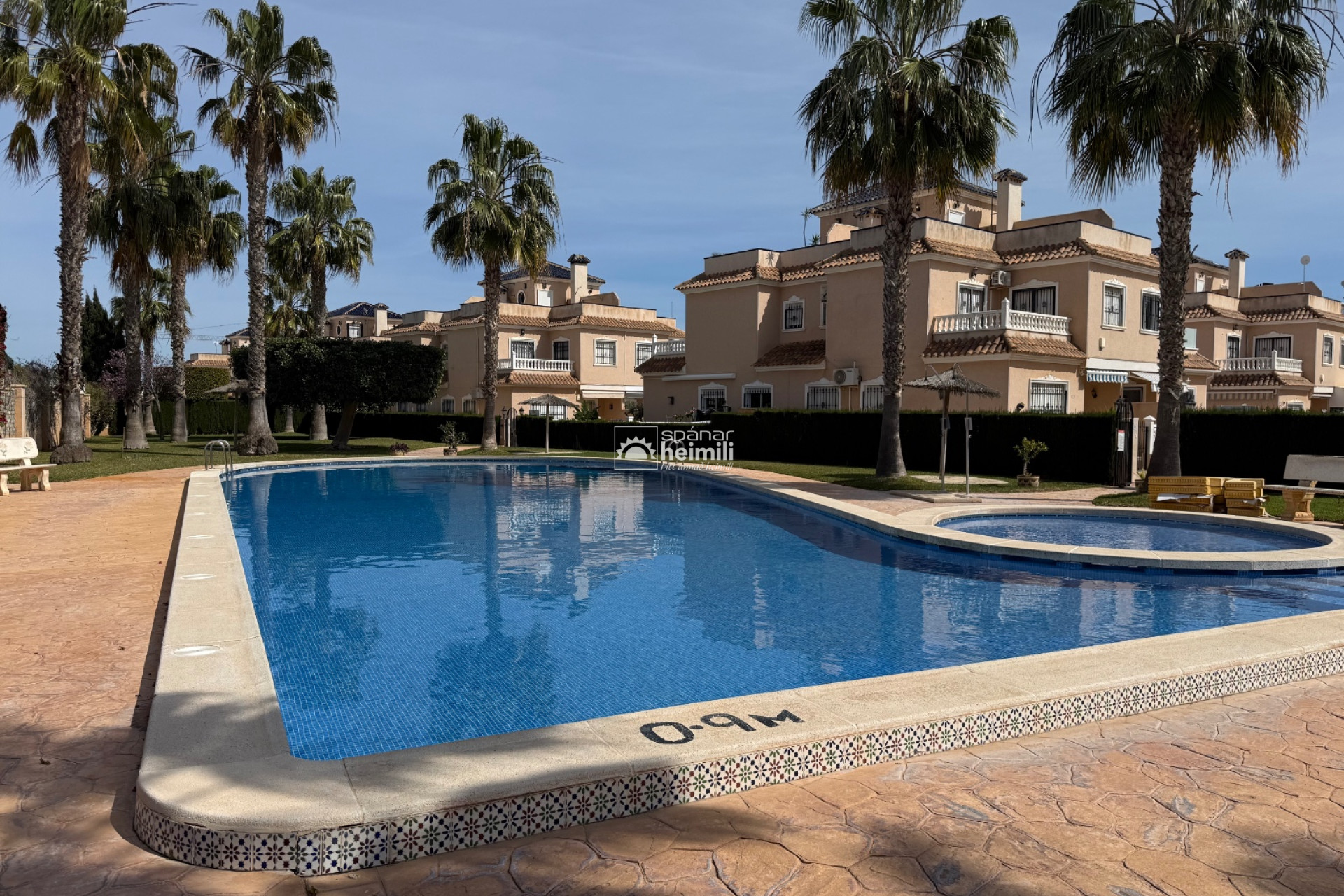 Endursala - Parhús  -
Cabo Roig