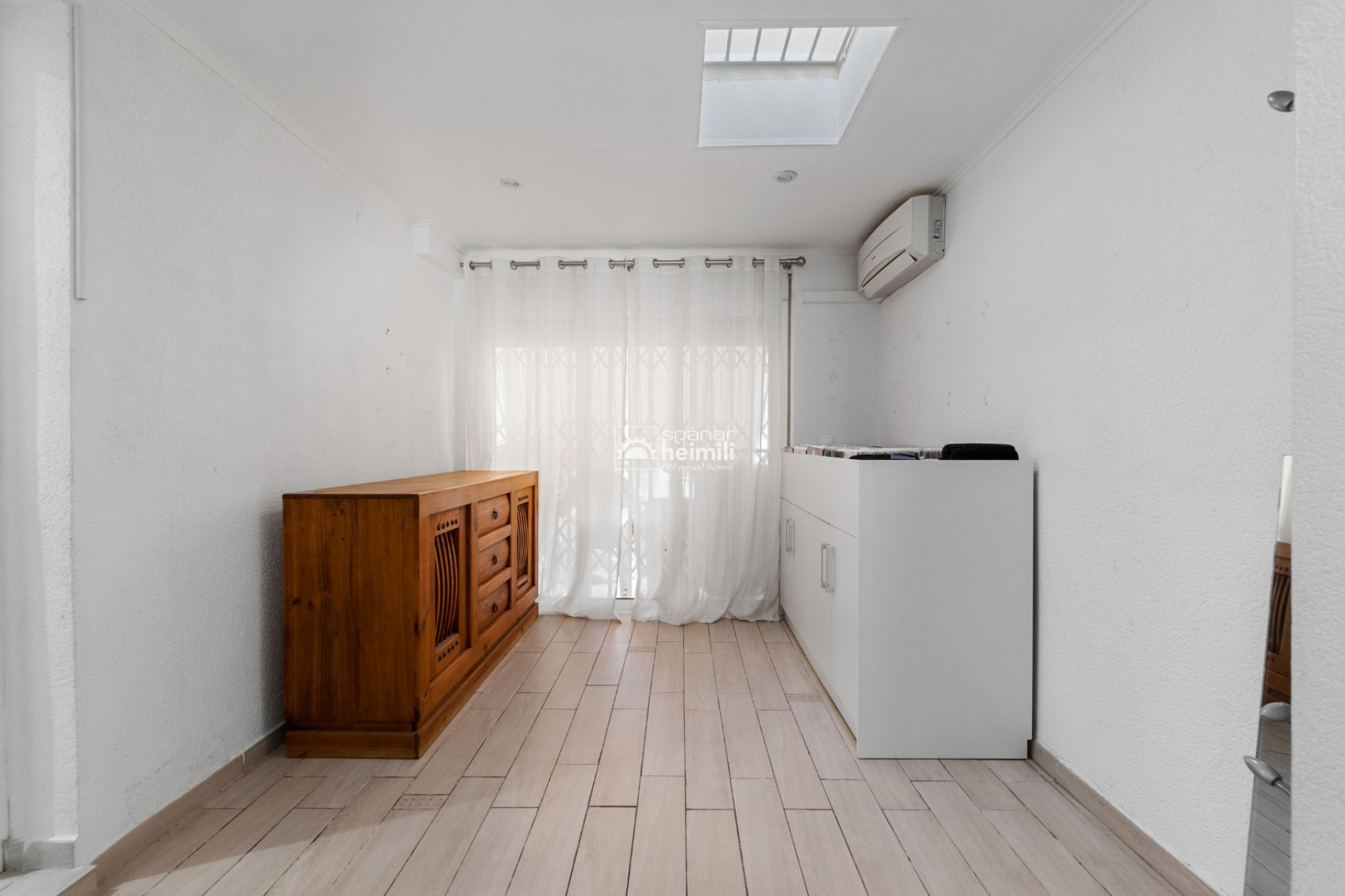 Endursala - Parhús  -
Los Altos/Los Balcones