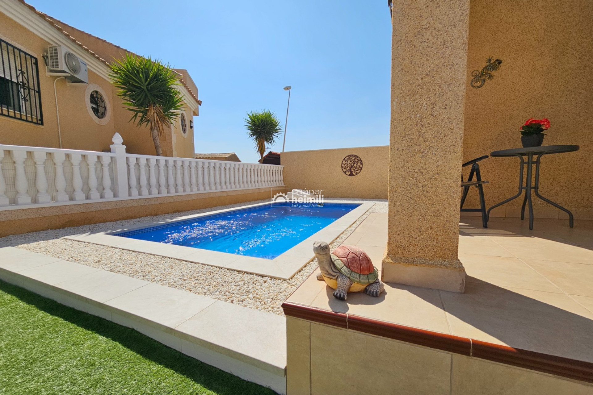 Endursala - Parhús  -
Playa flamenca