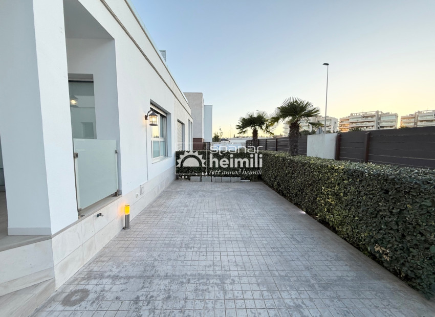 Endursala -  -
Villamartin