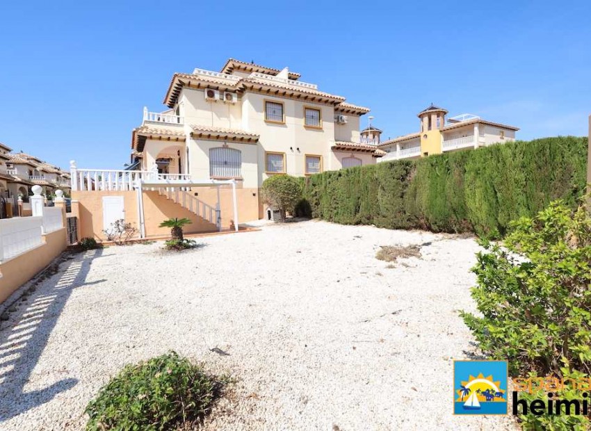 Herverkoop - Geschakelde woning -
Cabo Roig