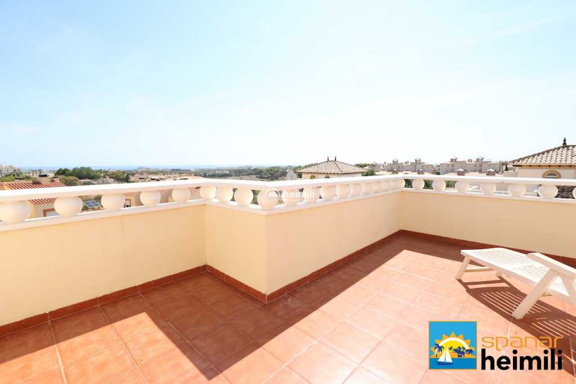 Herverkoop - Geschakelde woning -
Cabo Roig