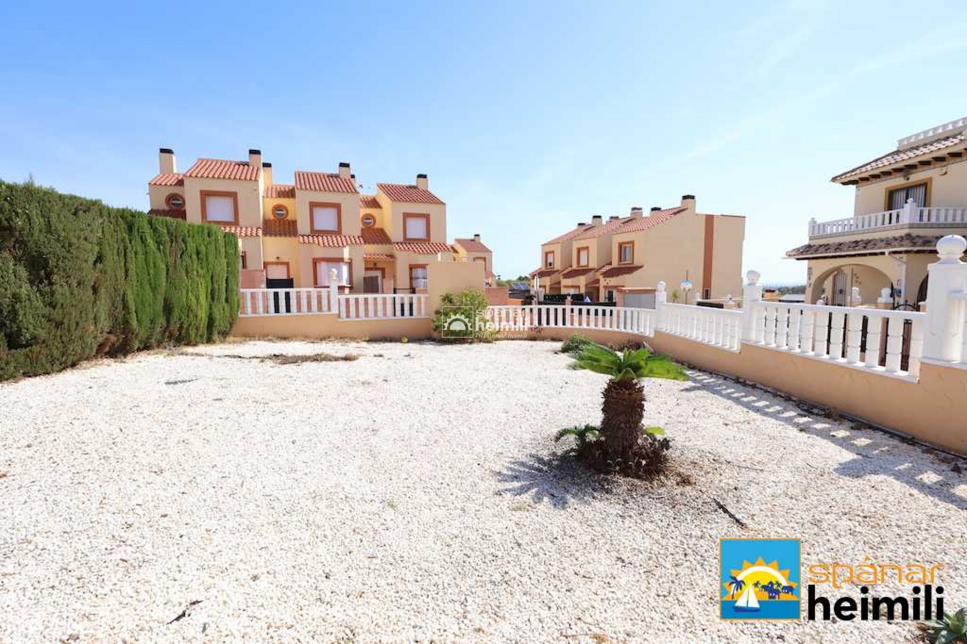 Herverkoop - Geschakelde woning -
Cabo Roig