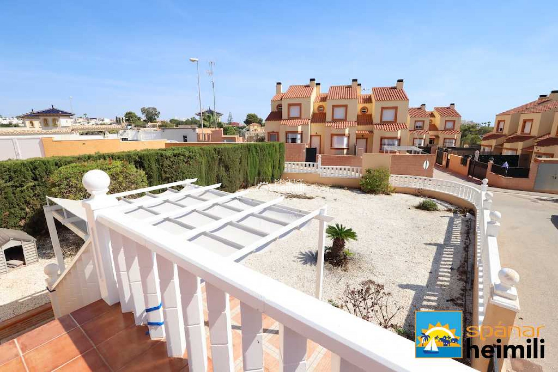 Herverkoop - Geschakelde woning -
Cabo Roig