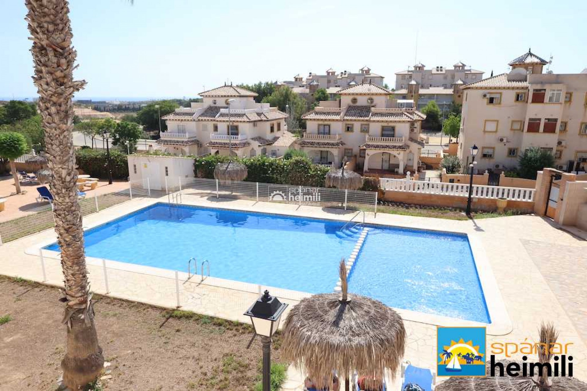 Herverkoop - Geschakelde woning -
Cabo Roig