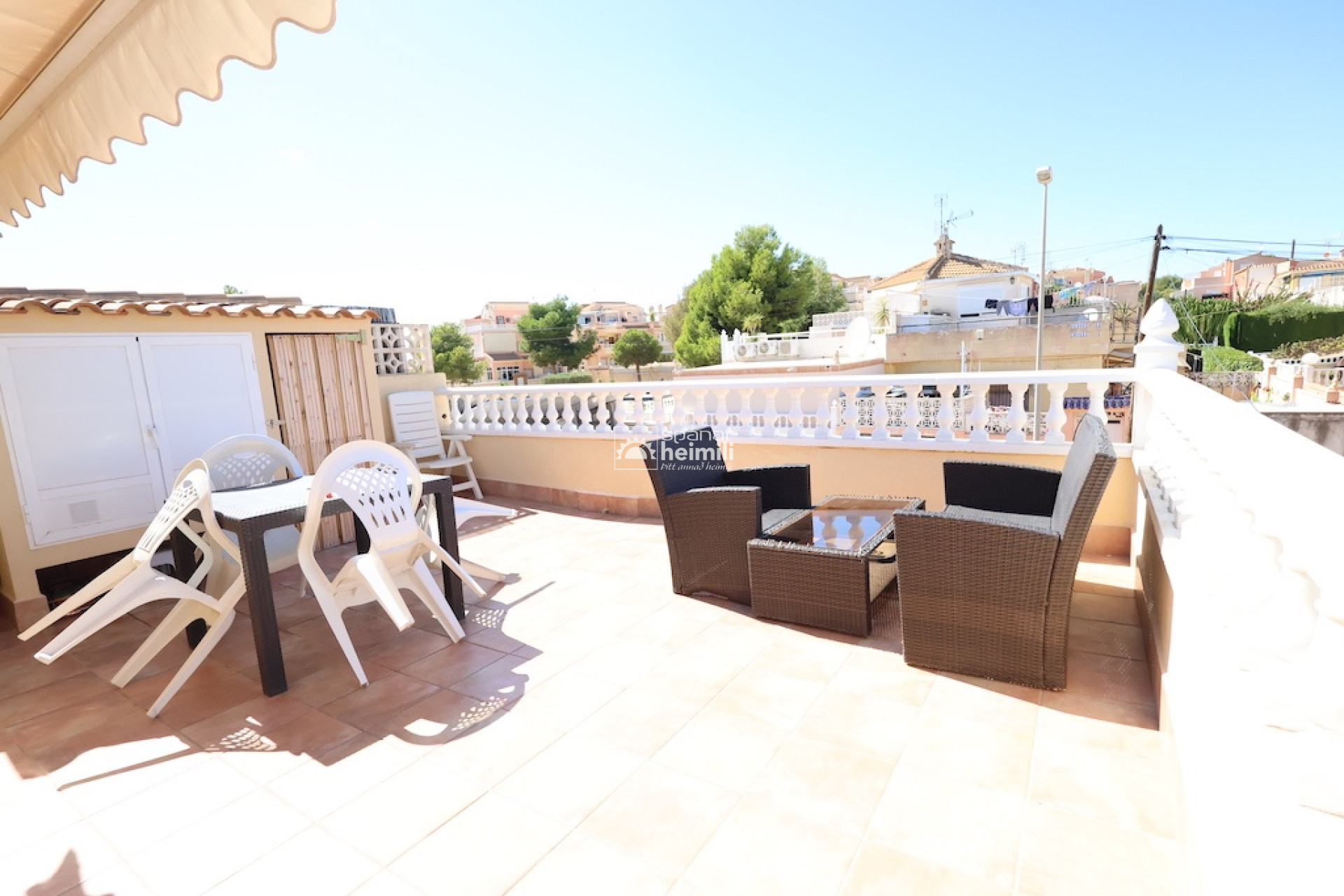 Herverkoop - Geschakelde woning -
Cabo Roig