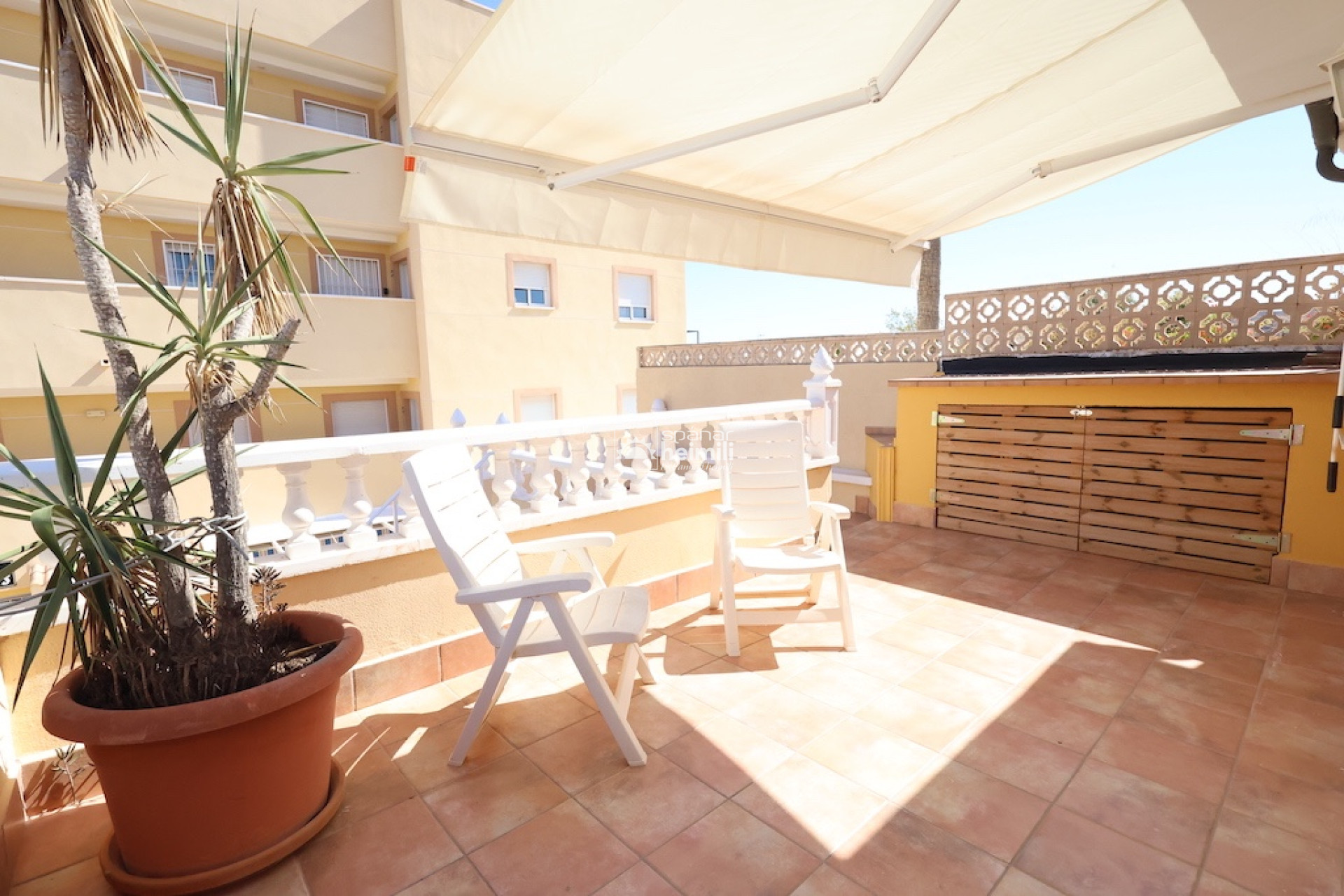 Herverkoop - Geschakelde woning -
Cabo Roig