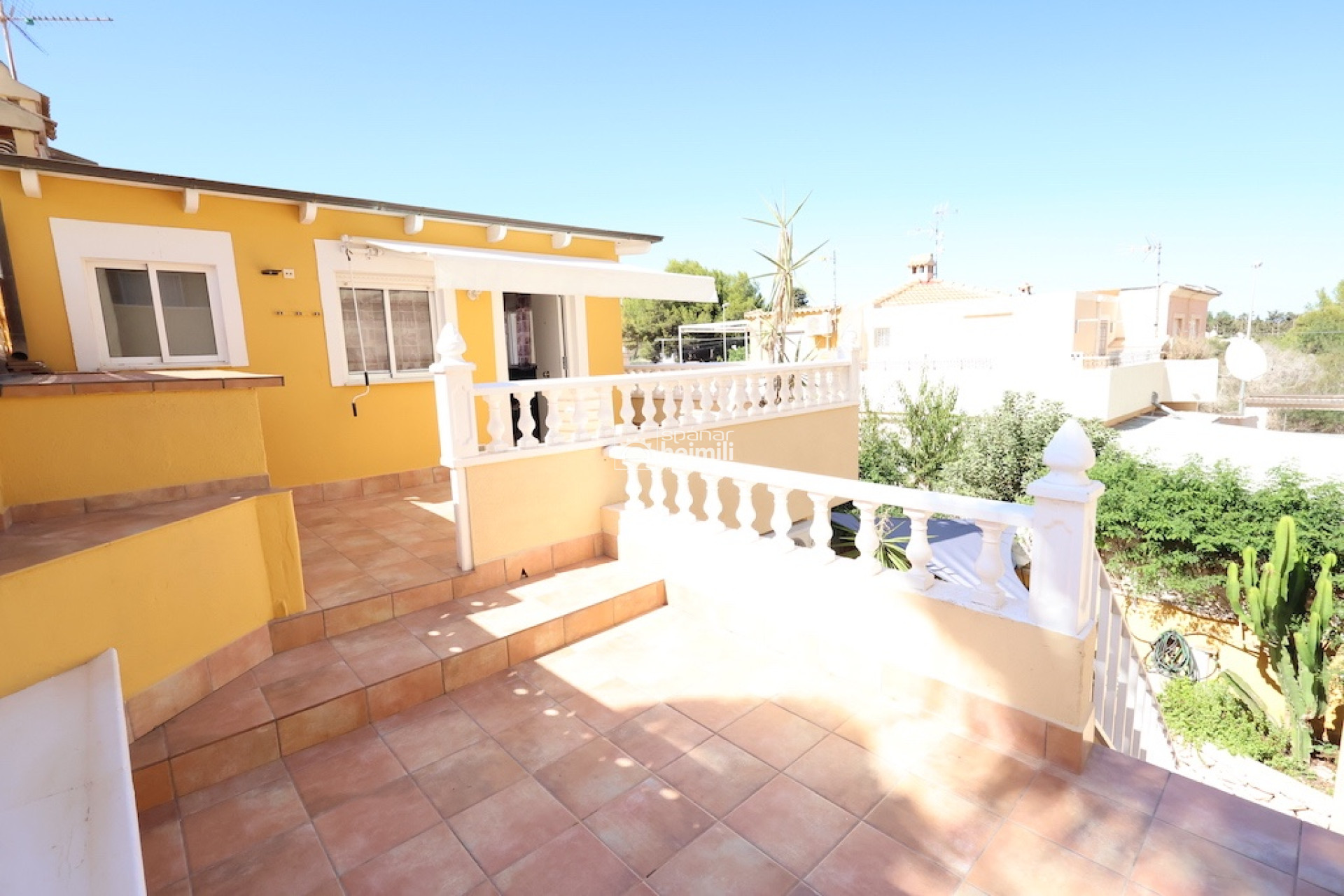 Herverkoop - Geschakelde woning -
Cabo Roig