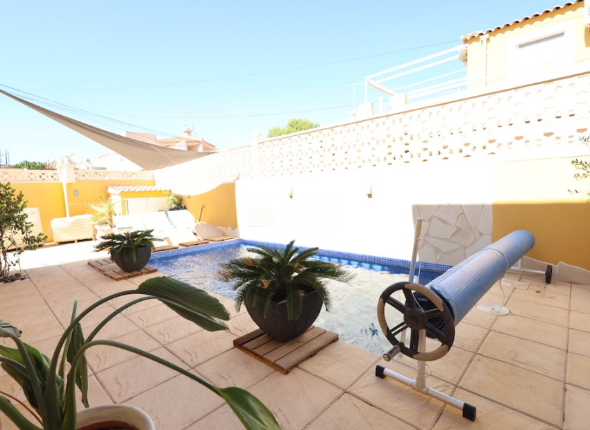 Herverkoop - Geschakelde woning -
Cabo Roig