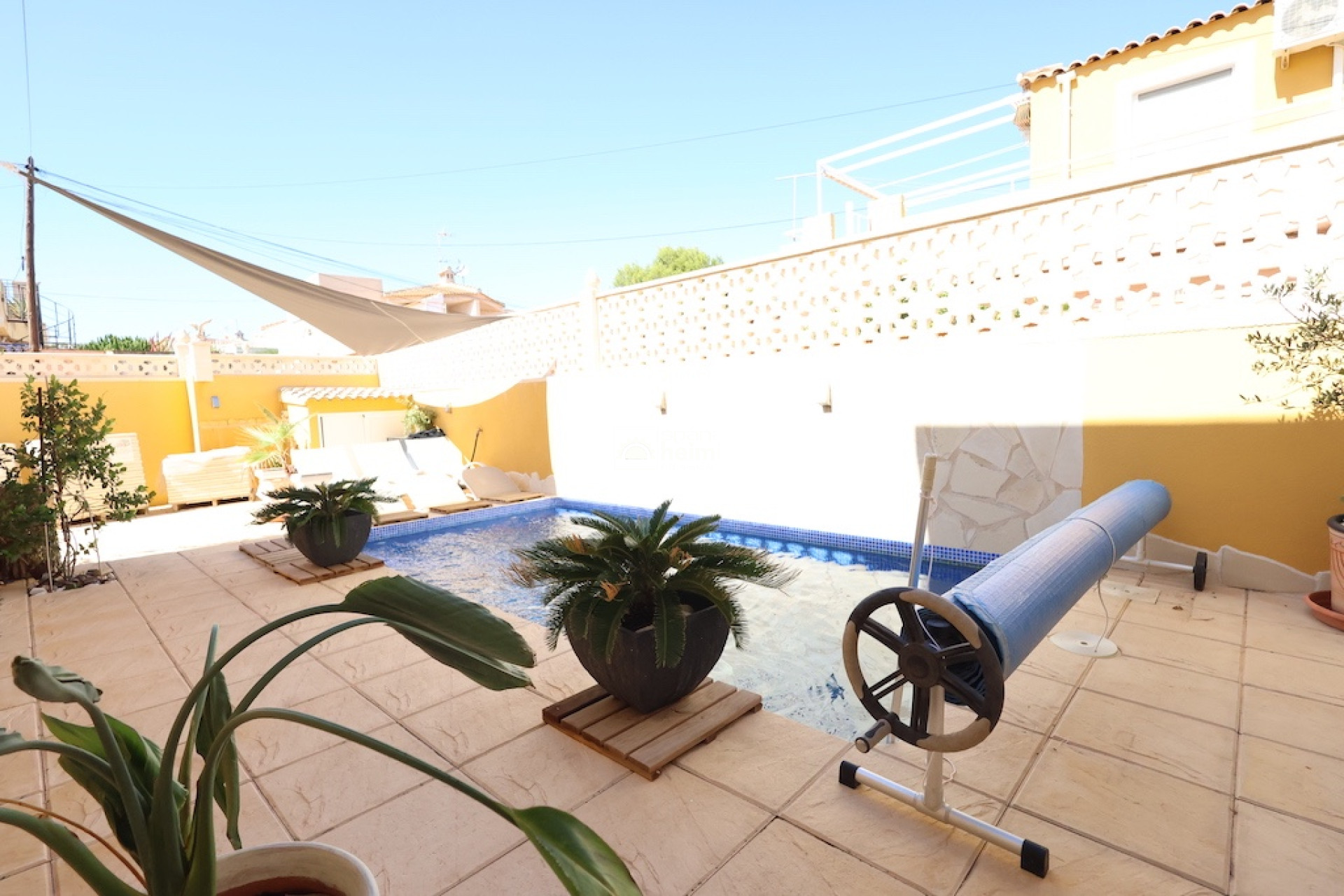 Herverkoop - Geschakelde woning -
Cabo Roig