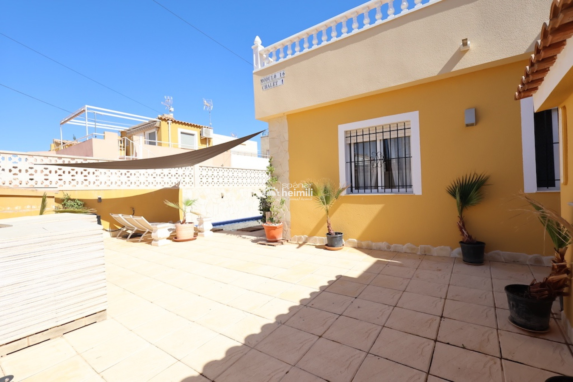 Herverkoop - Geschakelde woning -
Cabo Roig