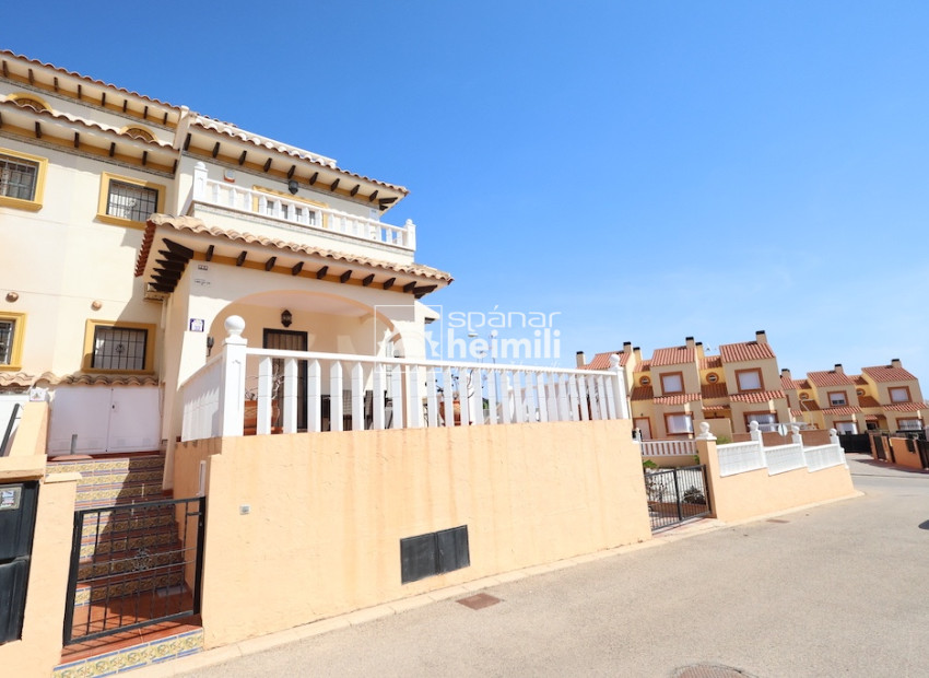 Herverkoop - Geschakelde woning -
Cabo Roig