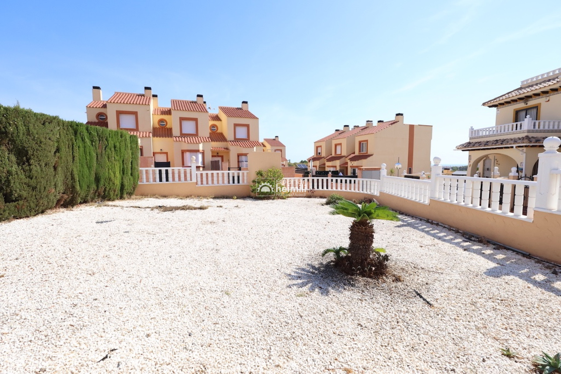 Herverkoop - Geschakelde woning -
Cabo Roig