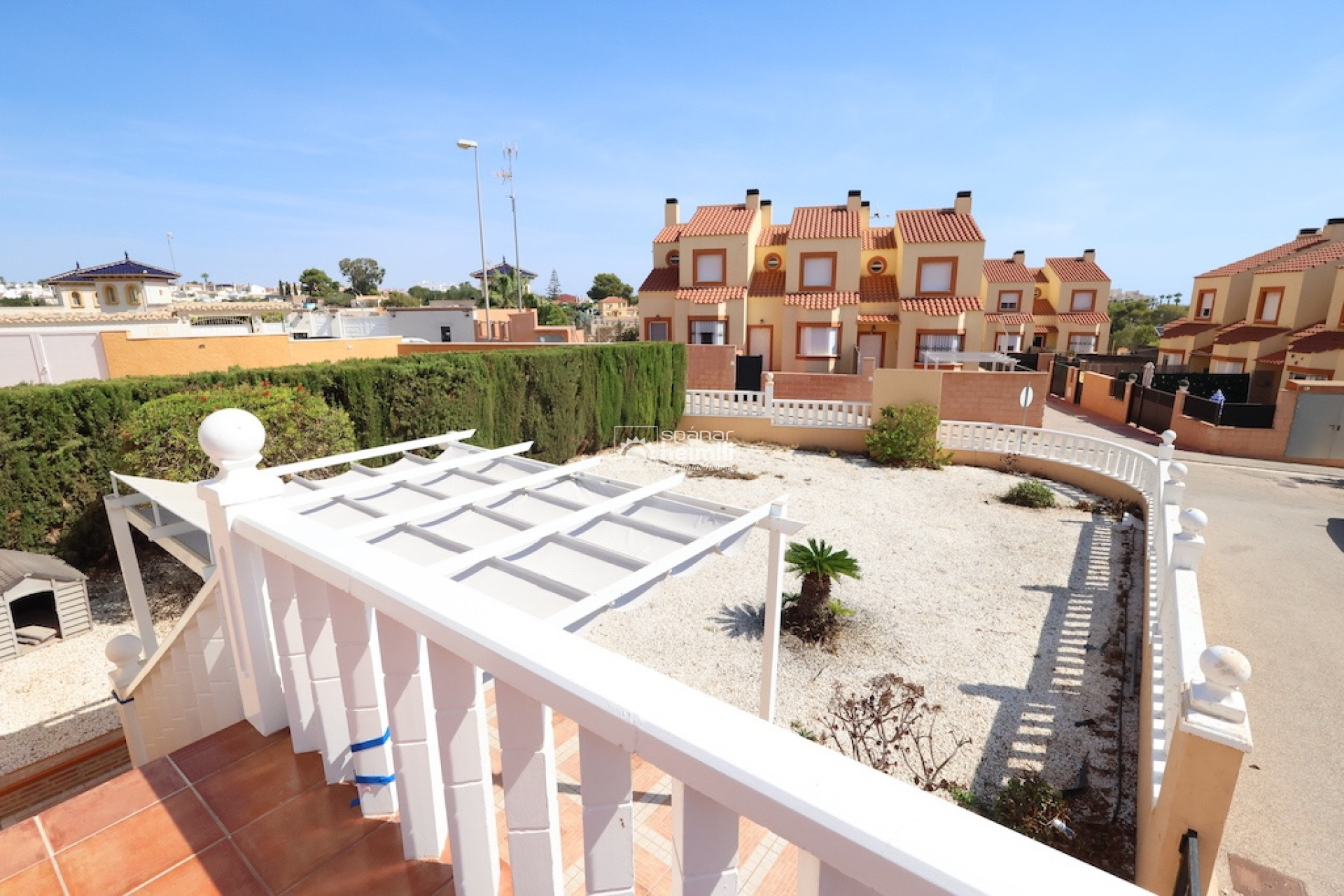 Herverkoop - Geschakelde woning -
Cabo Roig