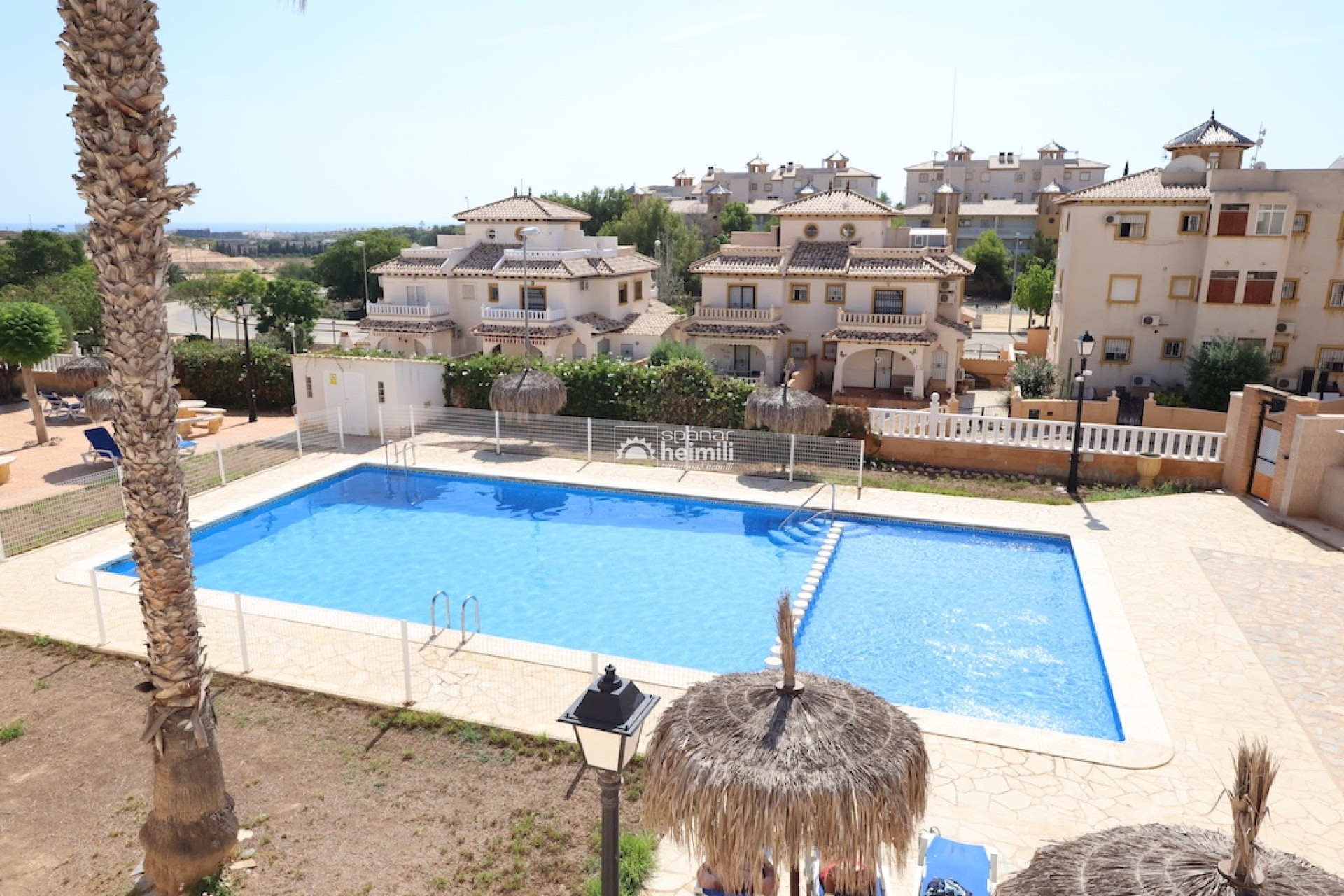 Herverkoop - Geschakelde woning -
Cabo Roig