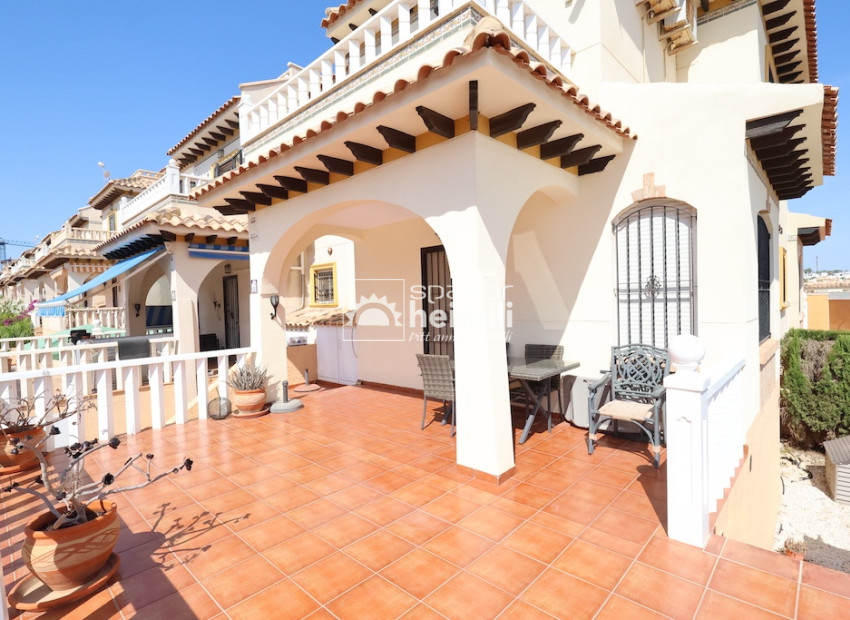 Herverkoop - Geschakelde woning -
Cabo Roig