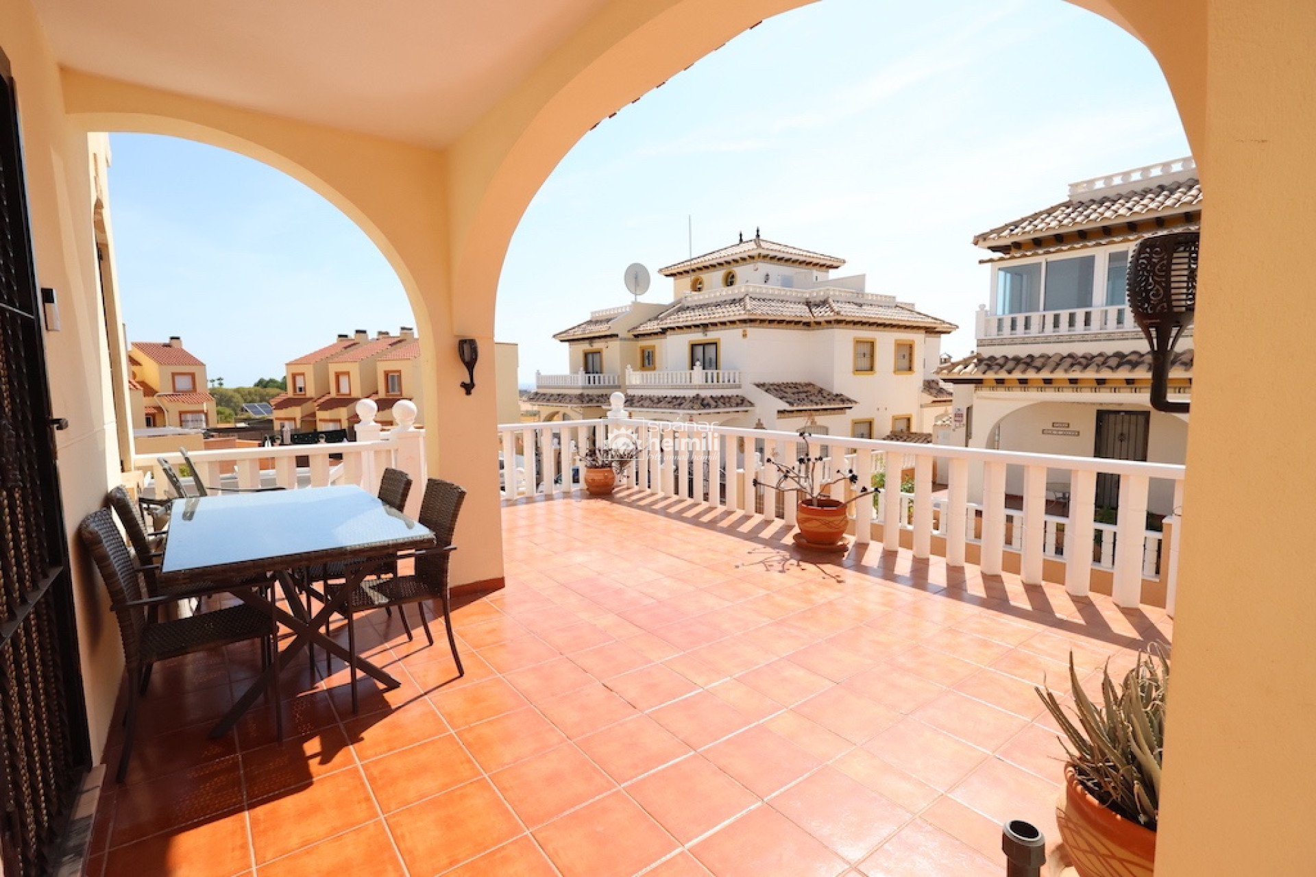 Herverkoop - Geschakelde woning -
Cabo Roig