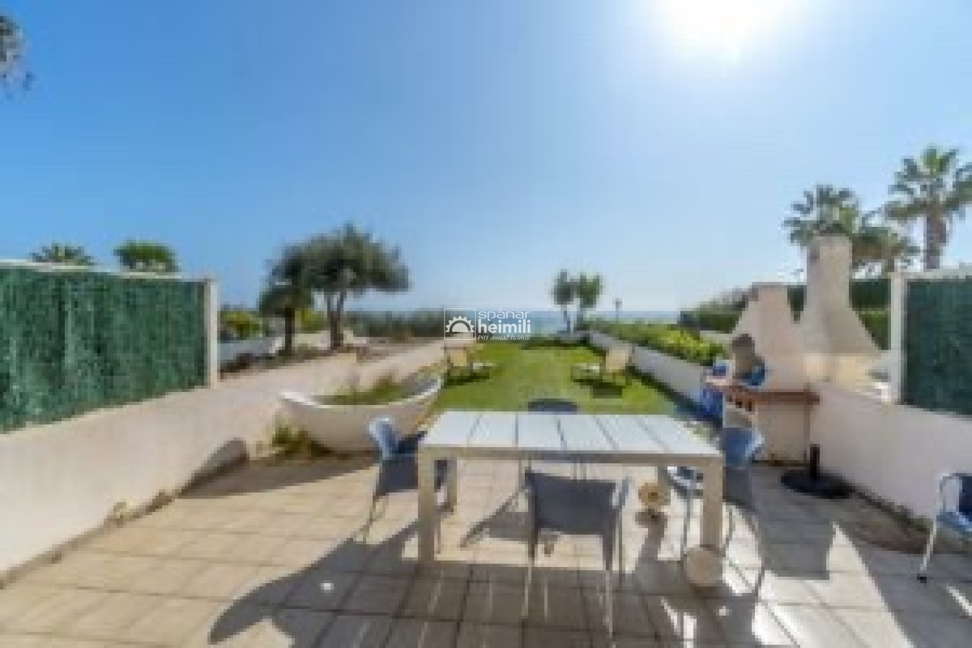 Herverkoop - Geschakelde woning -
Cabo Roig