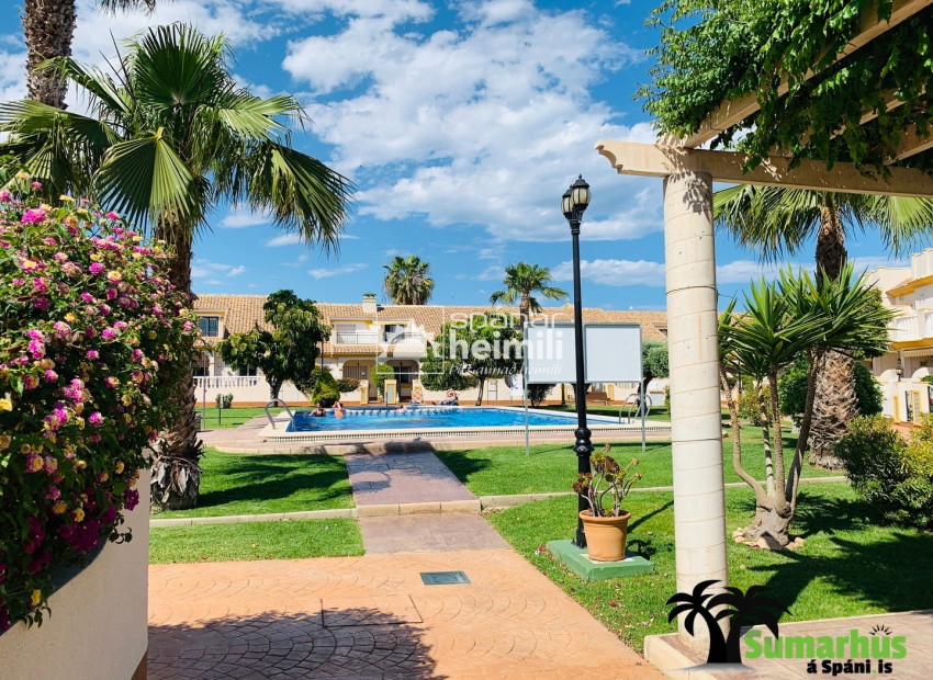 Herverkoop - Geschakelde woning -
Cabo Roig