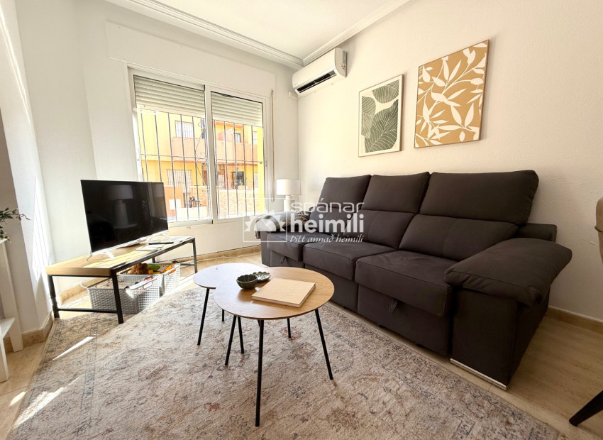 Herverkoop - Geschakelde woning -
Cabo Roig