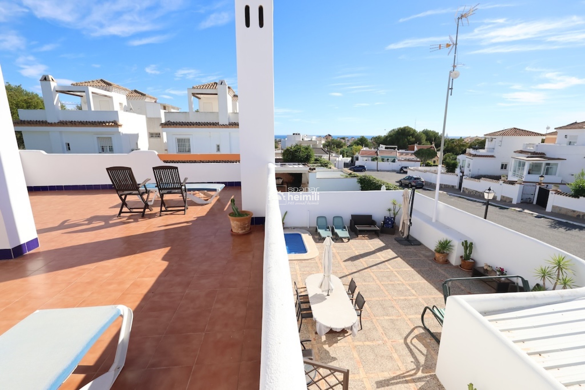 Herverkoop - Geschakelde woning -
Cabo Roig