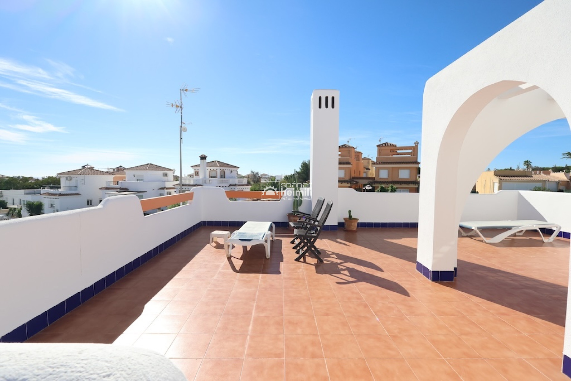 Herverkoop - Geschakelde woning -
Cabo Roig
