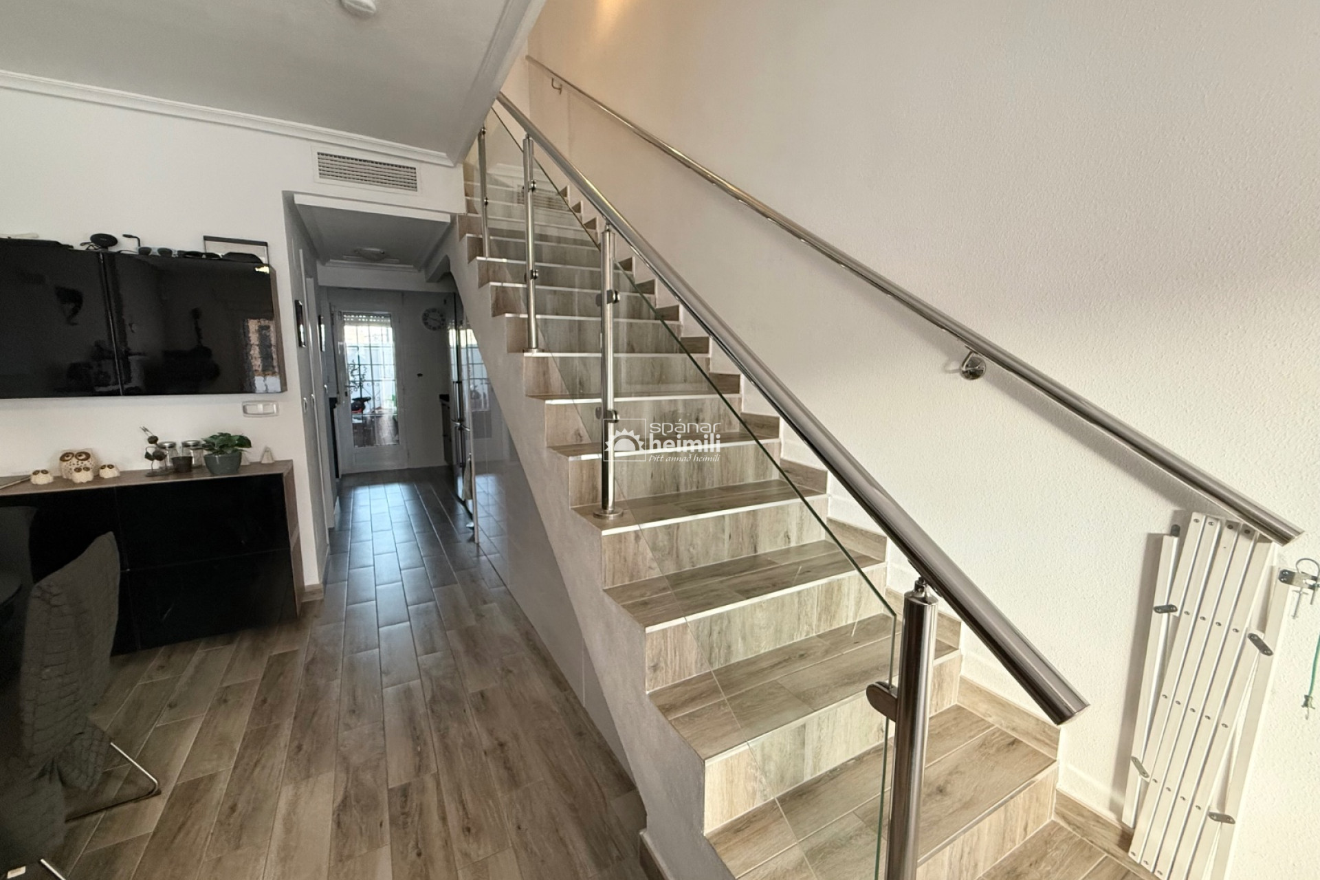 Herverkoop - Geschakelde woning -
Cabo Roig