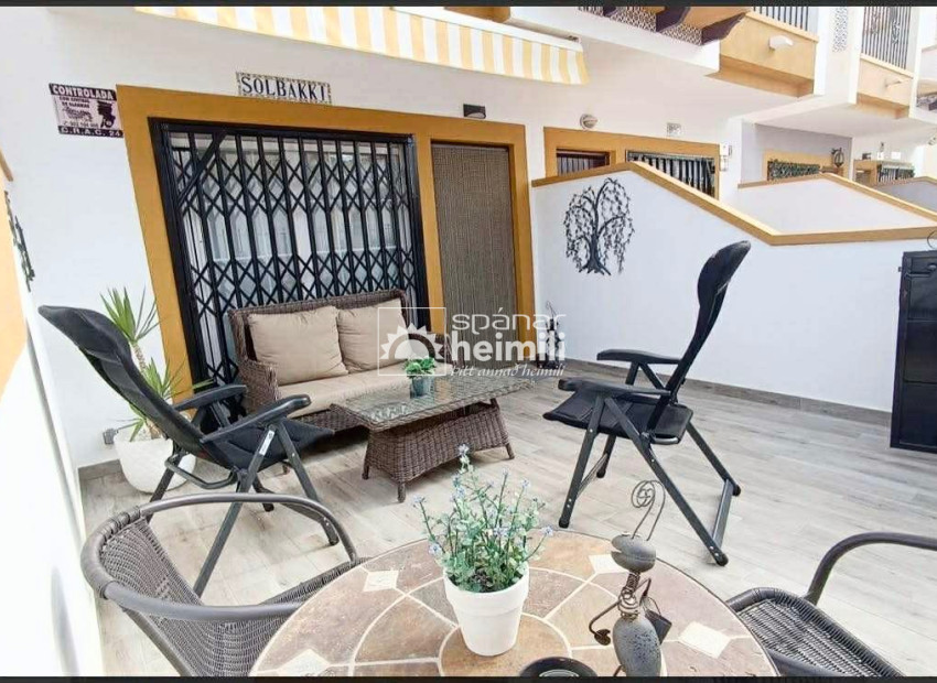 Herverkoop - Geschakelde woning -
Cabo Roig
