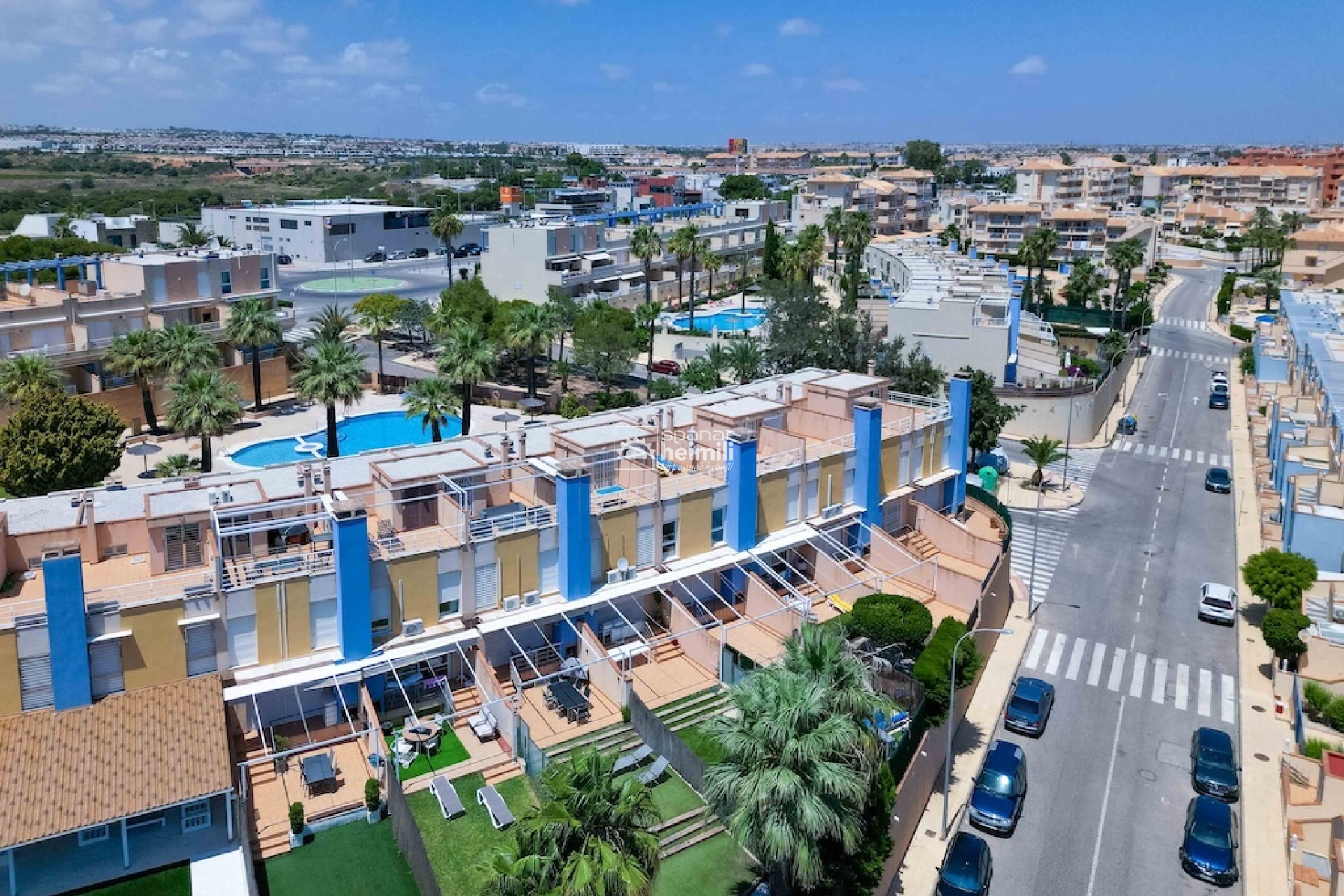 Herverkoop - Geschakelde woning -
Cabo Roig