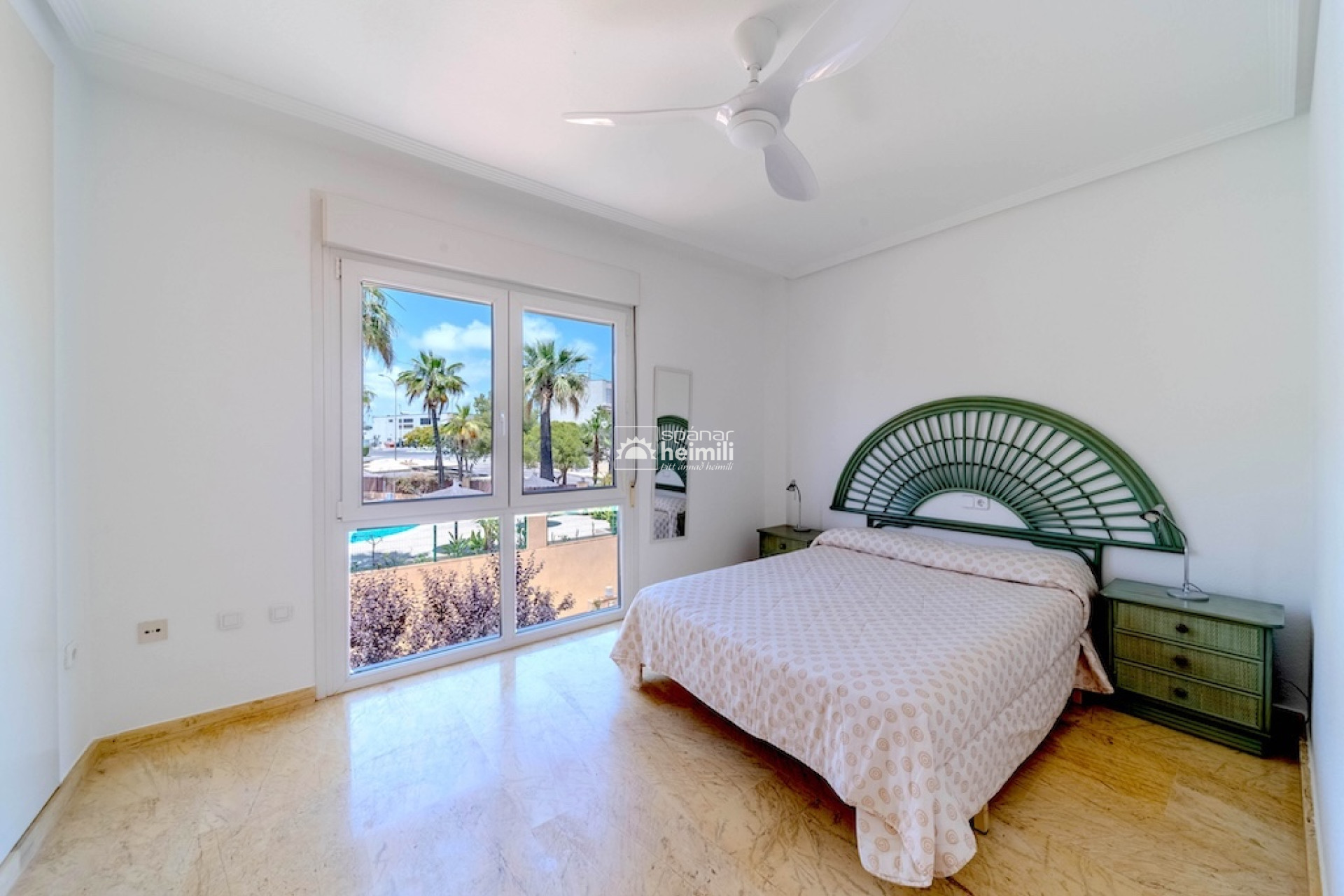 Herverkoop - Geschakelde woning -
Cabo Roig
