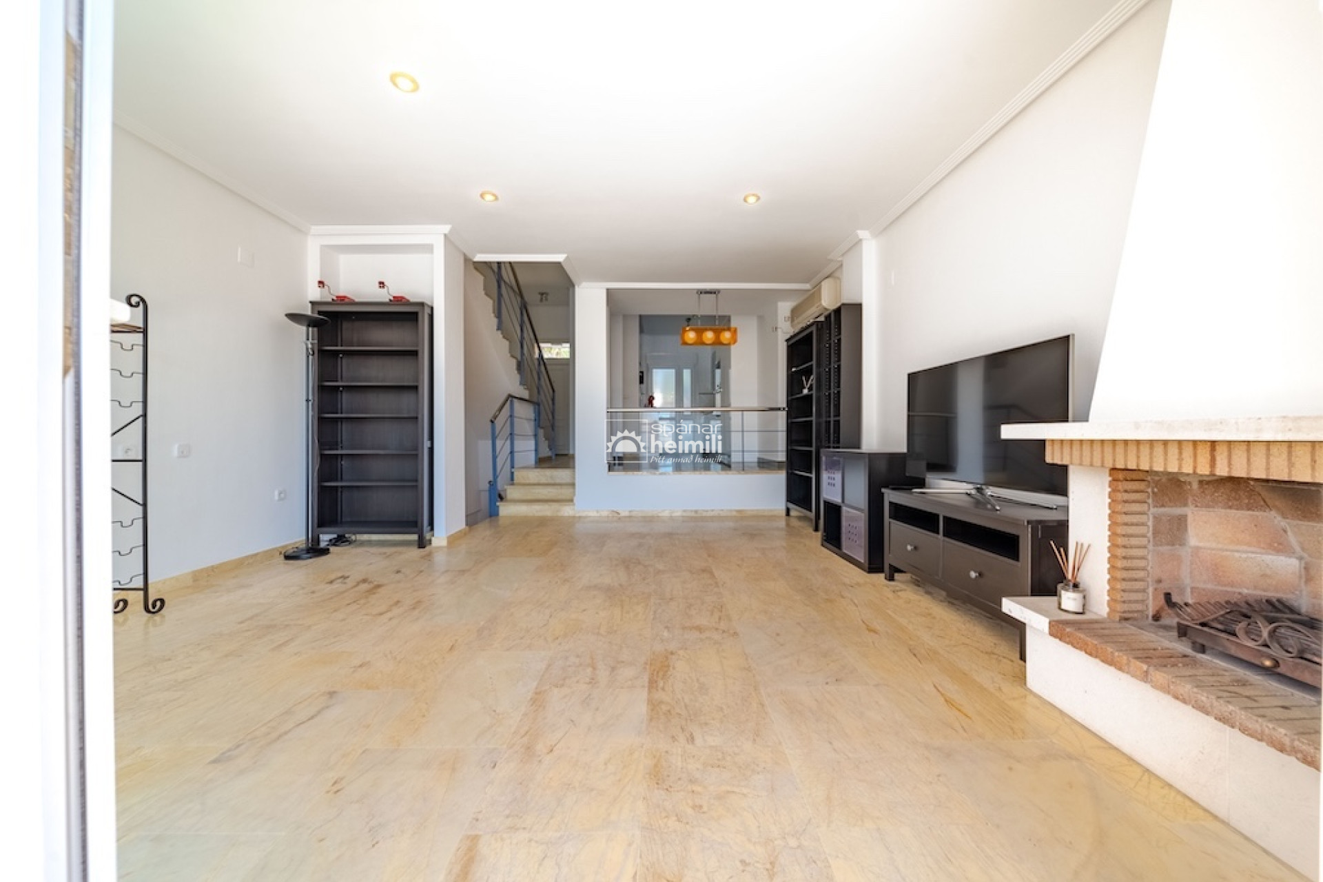 Herverkoop - Geschakelde woning -
Cabo Roig