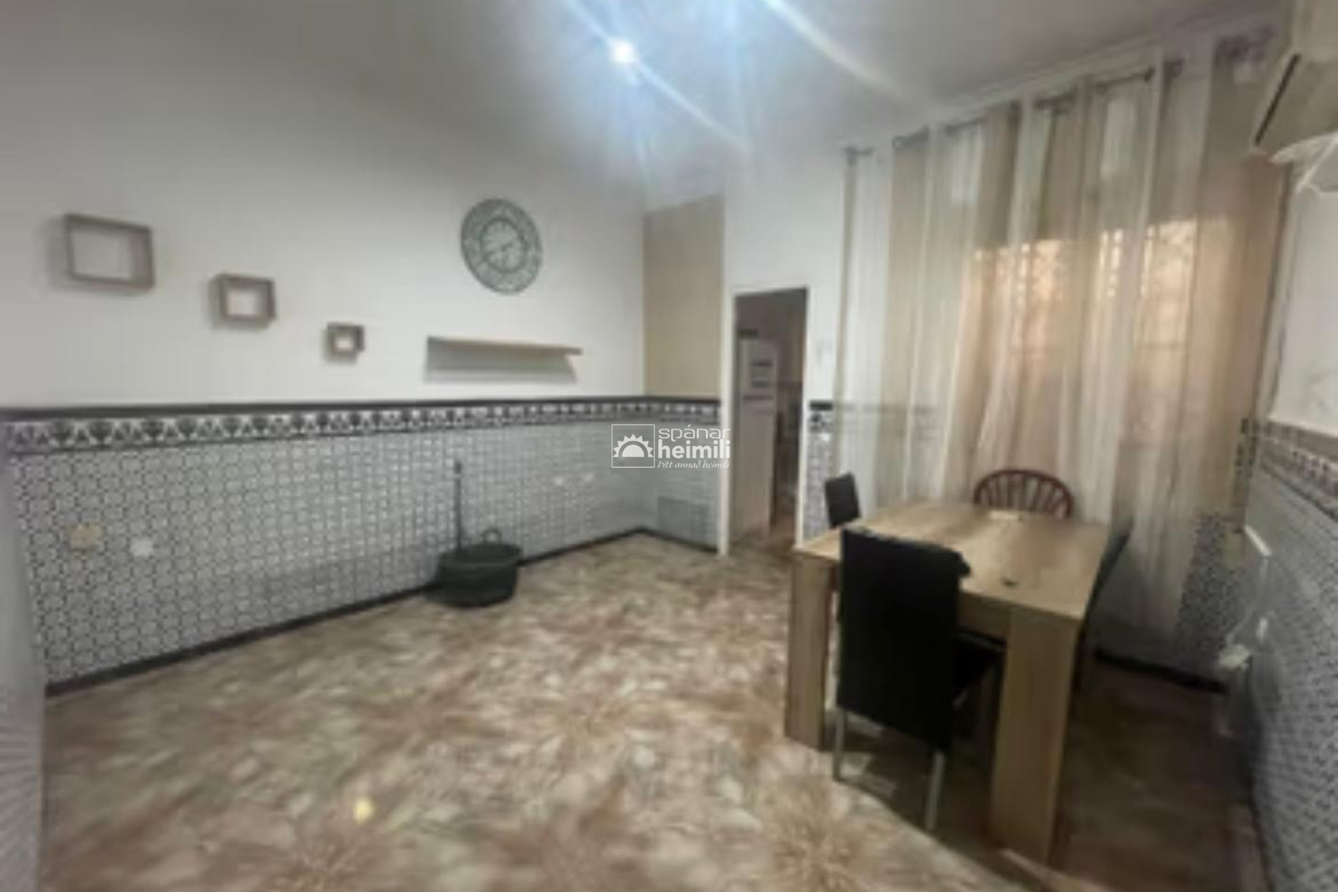 Herverkoop - Geschakelde woning -
Cartagena