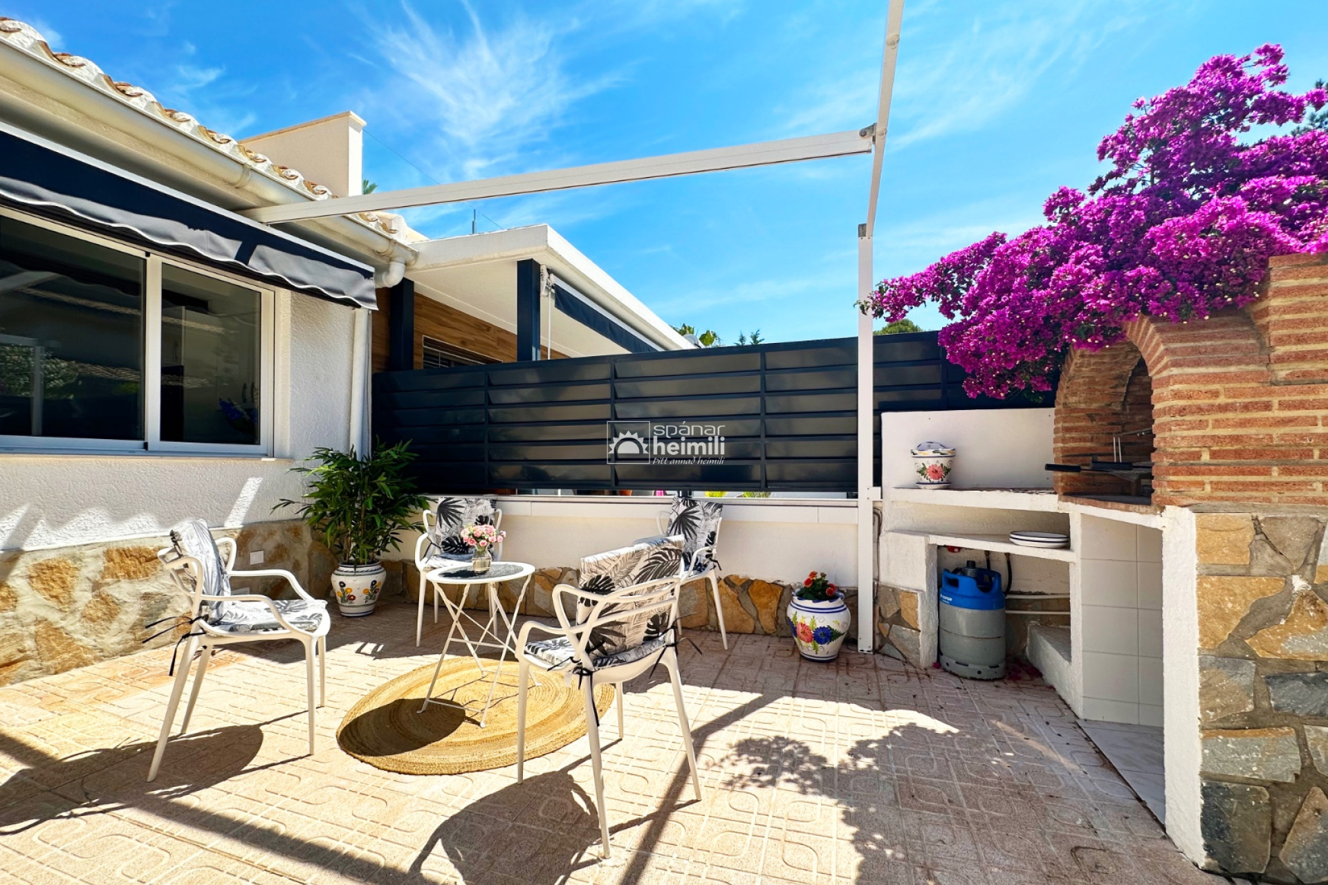 Herverkoop - Geschakelde woning -
La Zenia
