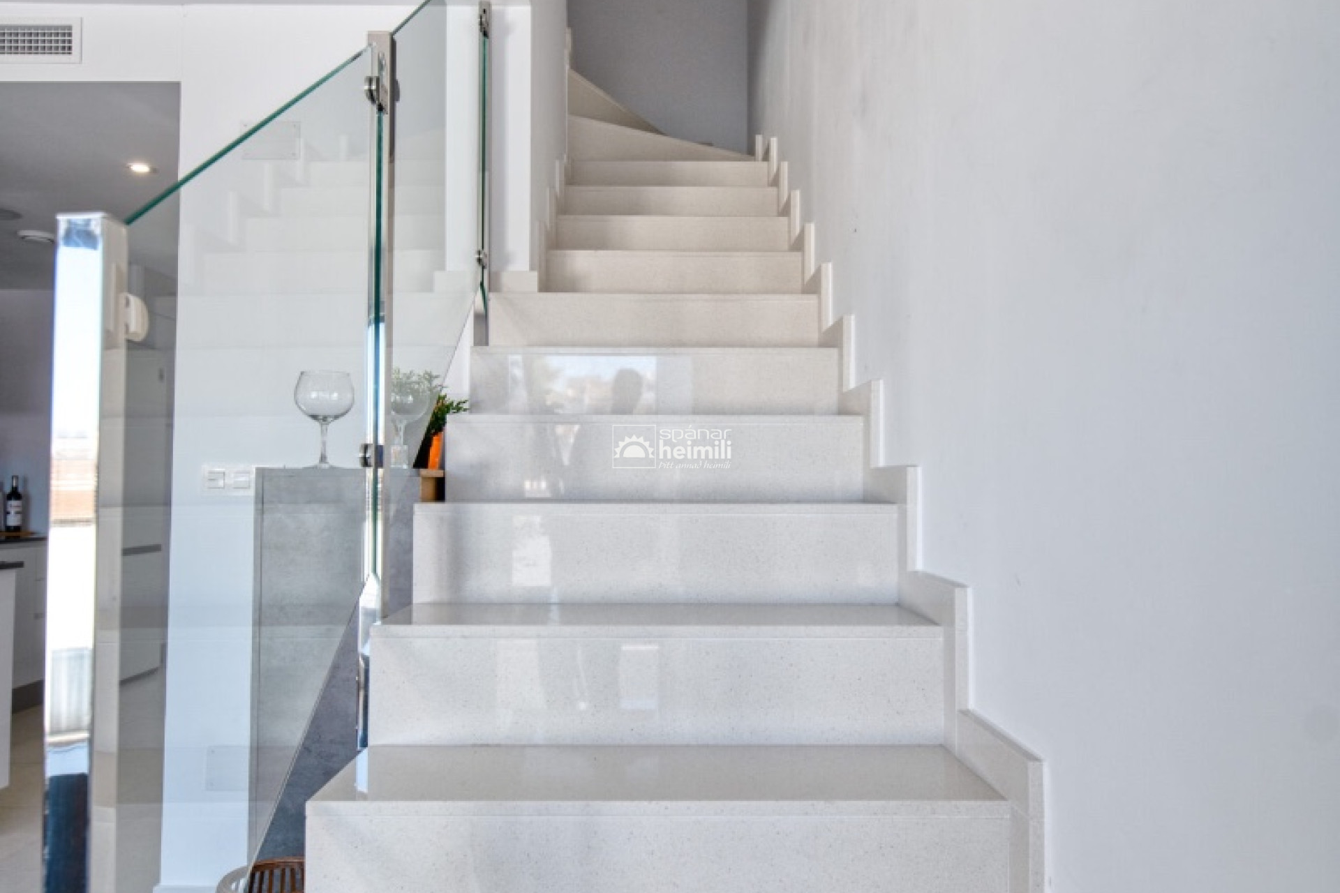 Herverkoop - Geschakelde woning -
Los Altos/Los Balcones