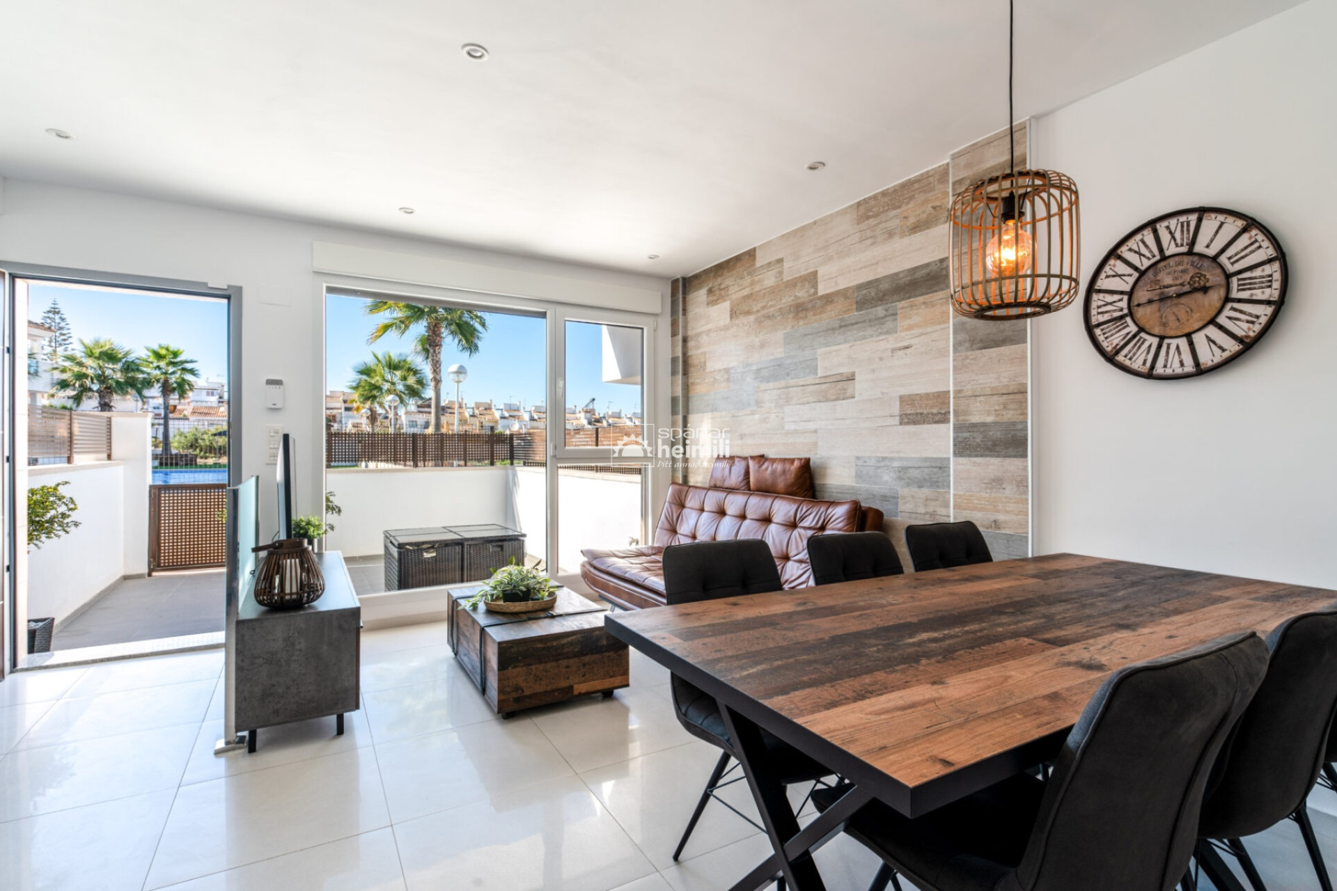 Herverkoop - Geschakelde woning -
Los Altos/Los Balcones