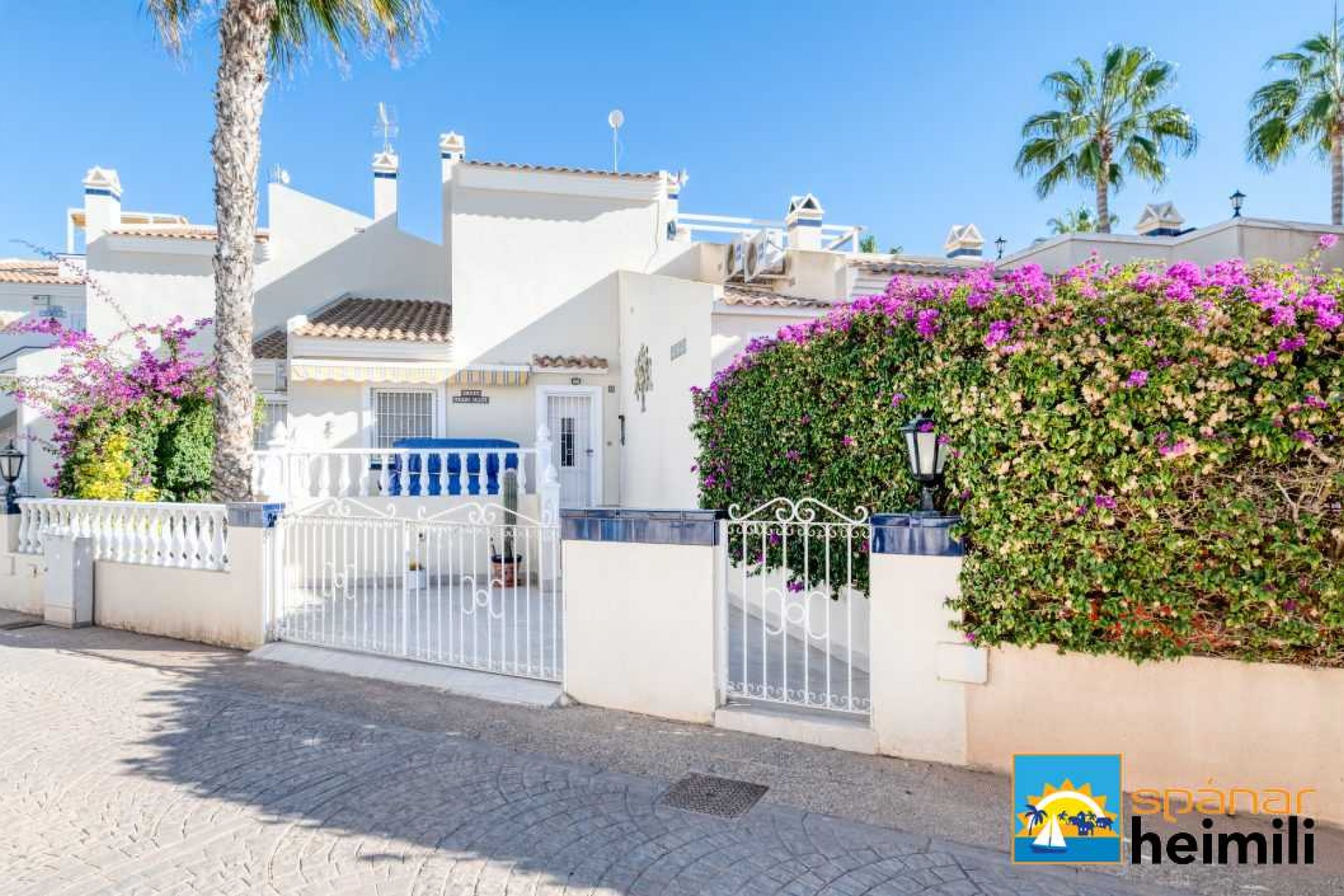 Herverkoop - Geschakelde woning -
Playa flamenca