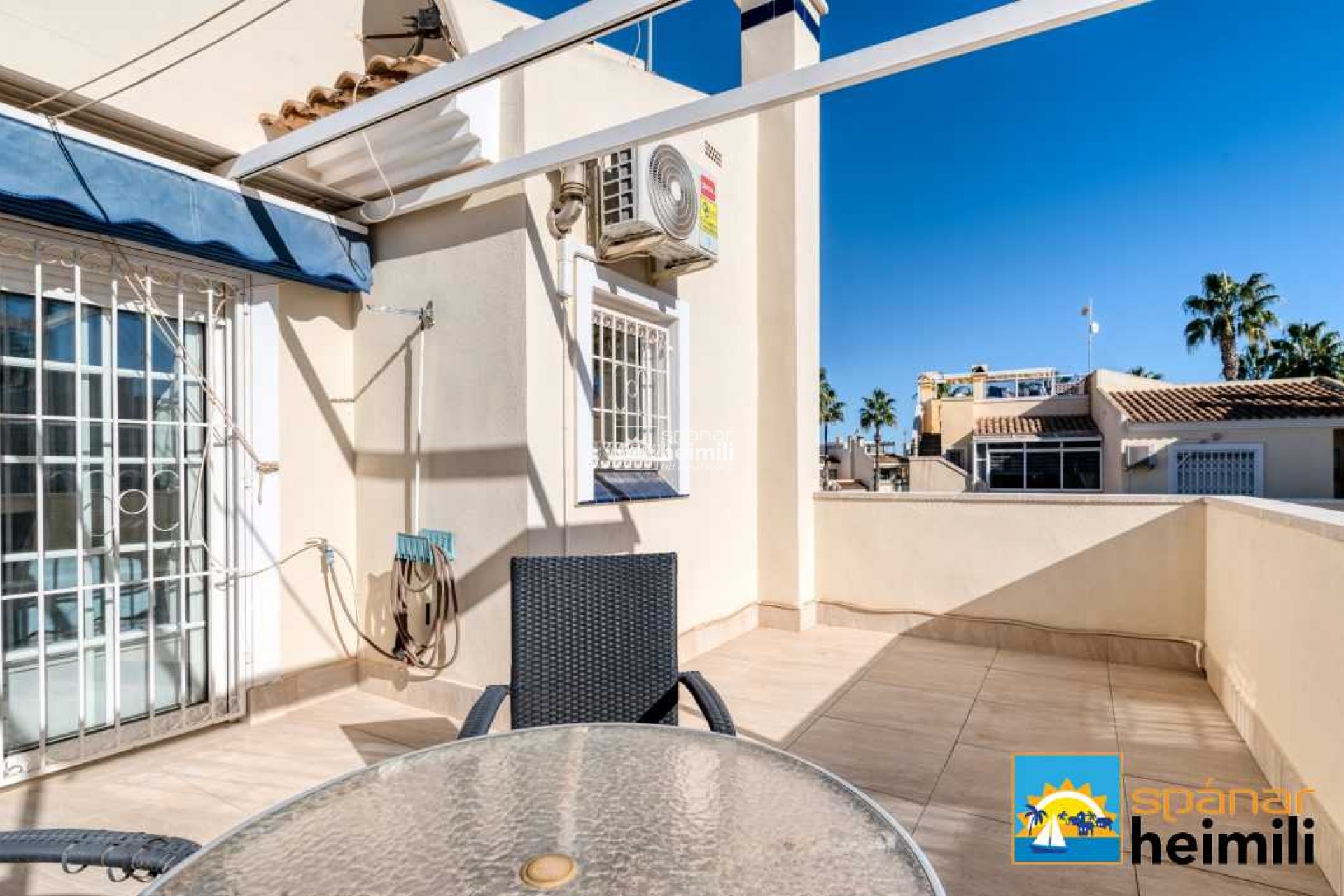 Herverkoop - Geschakelde woning -
Playa flamenca