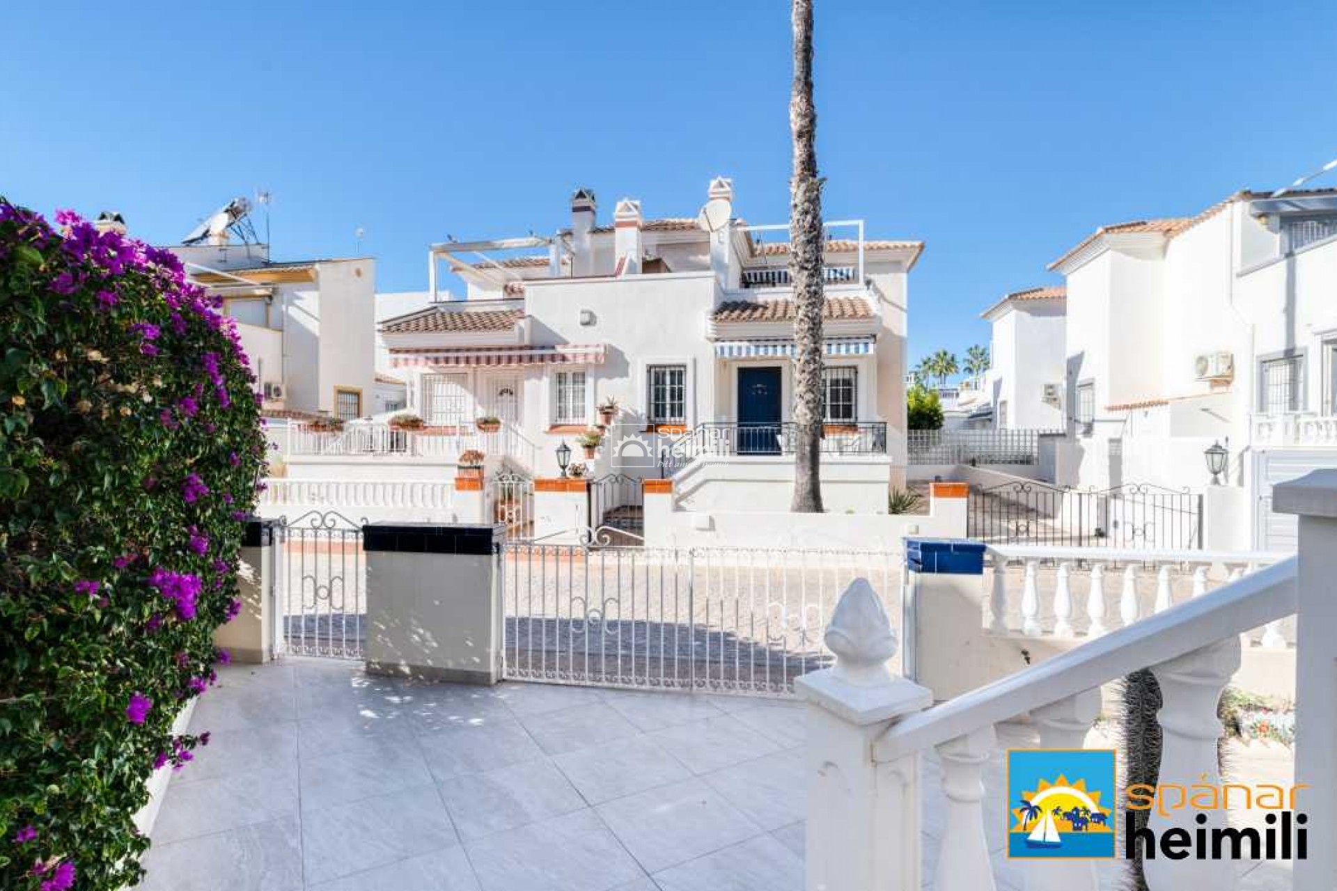 Herverkoop - Geschakelde woning -
Playa flamenca