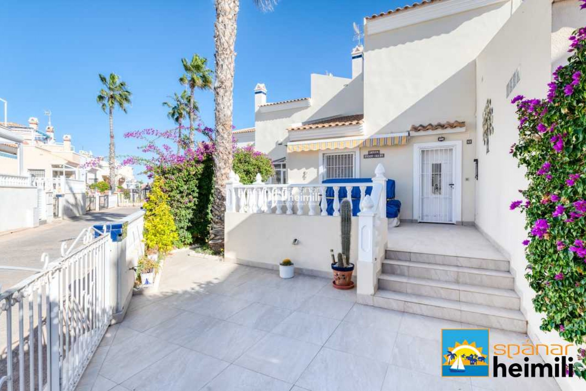 Herverkoop - Geschakelde woning -
Playa flamenca