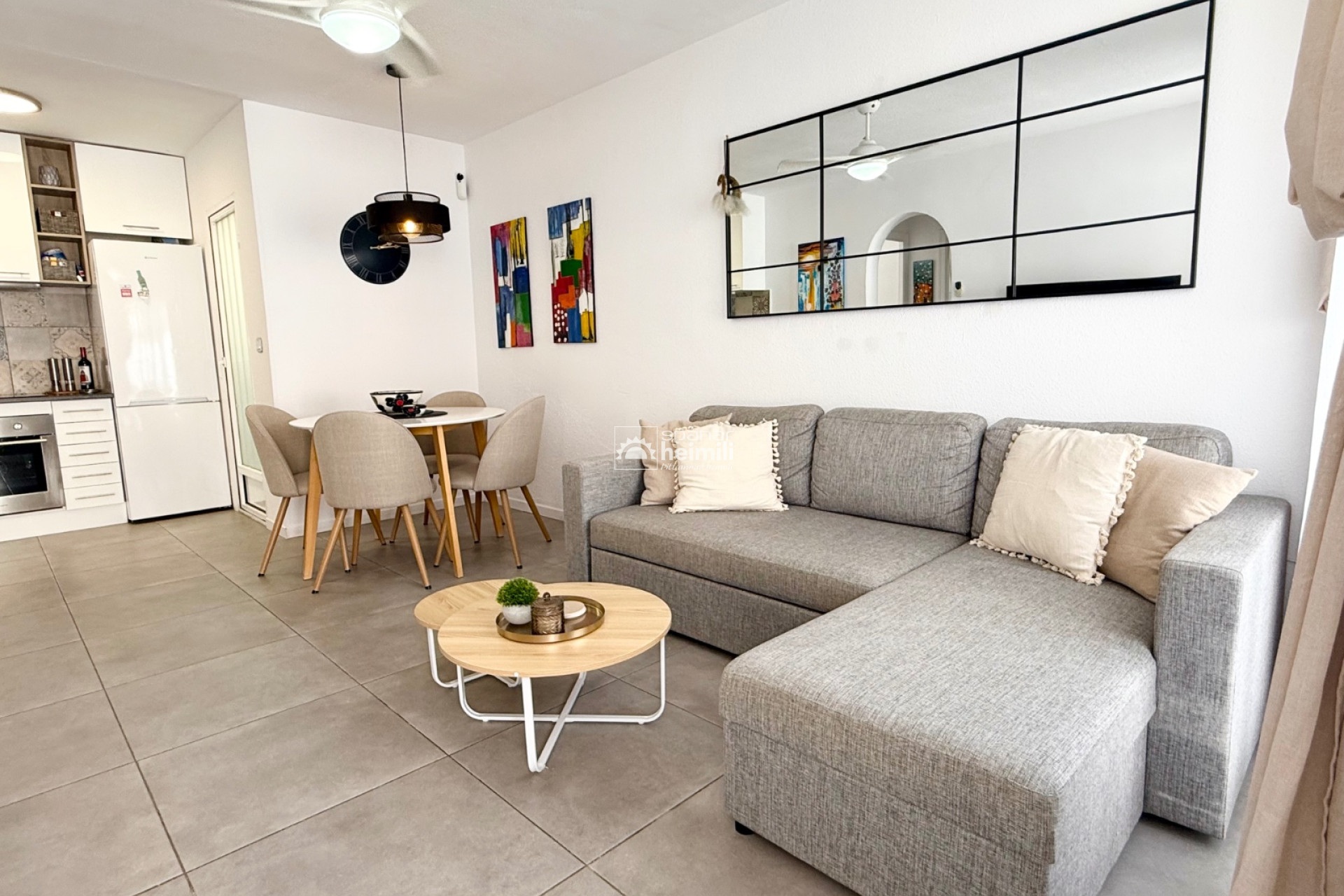 Herverkoop - Geschakelde woning -
Torrevieja