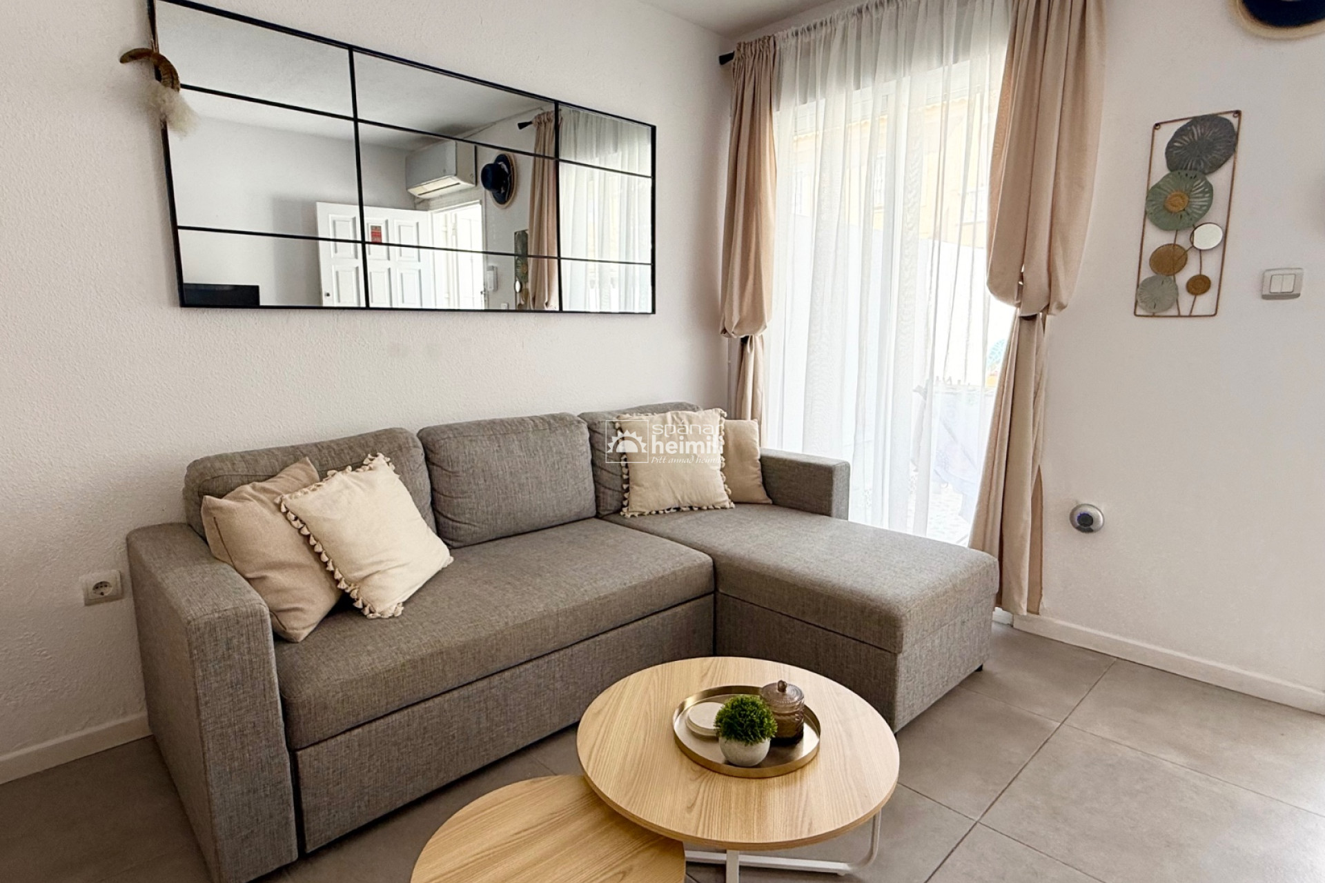 Herverkoop - Geschakelde woning -
Torrevieja