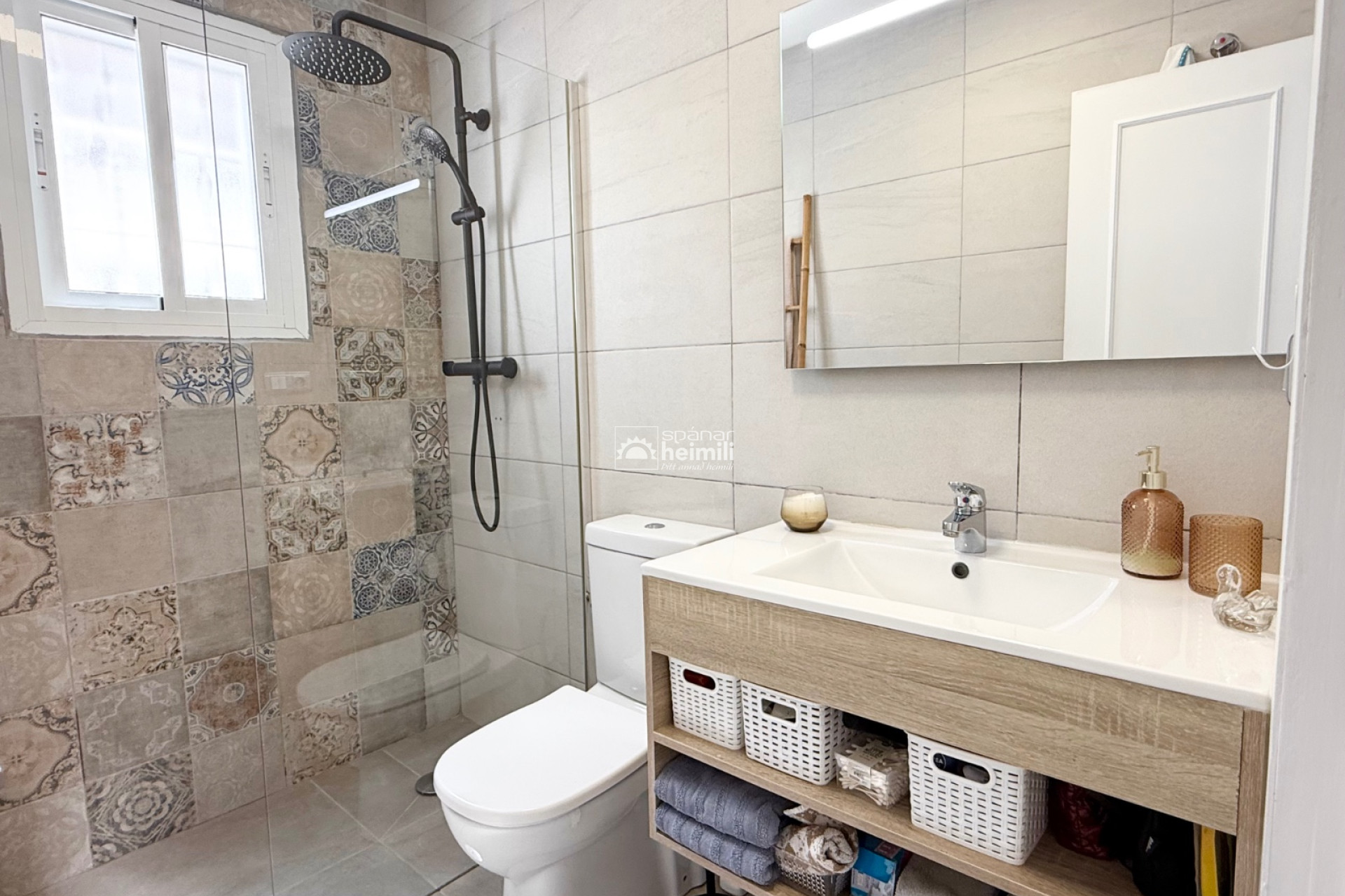 Herverkoop - Geschakelde woning -
Torrevieja
